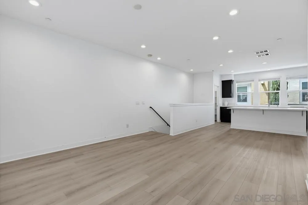 Photo #15: 260018993 Listing: Photo #15
