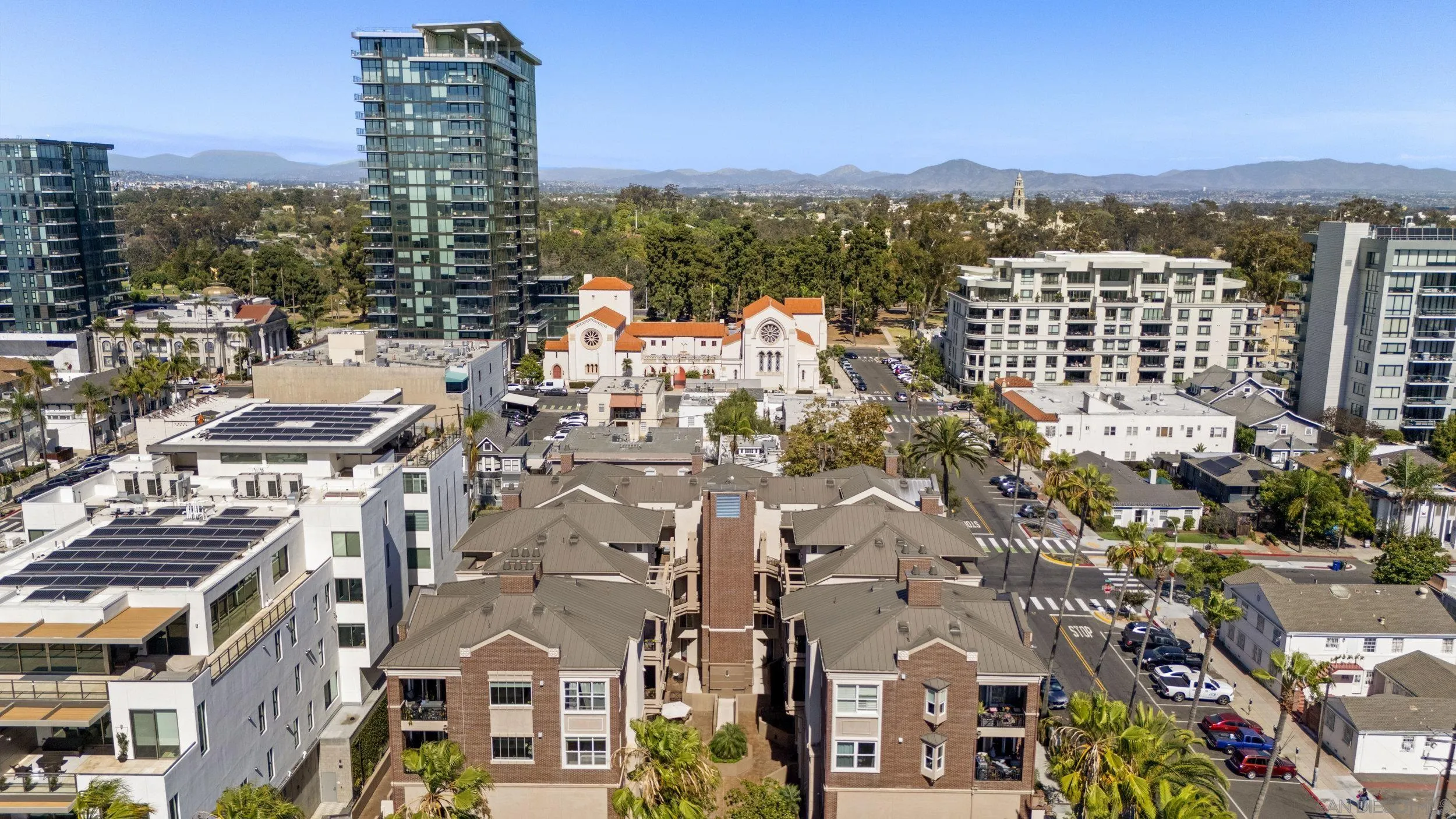 https://cdn.realtyfeed.com/cdn/127/260018996/4ae0d0261ff639b56a6853b91f23f3dd.webp