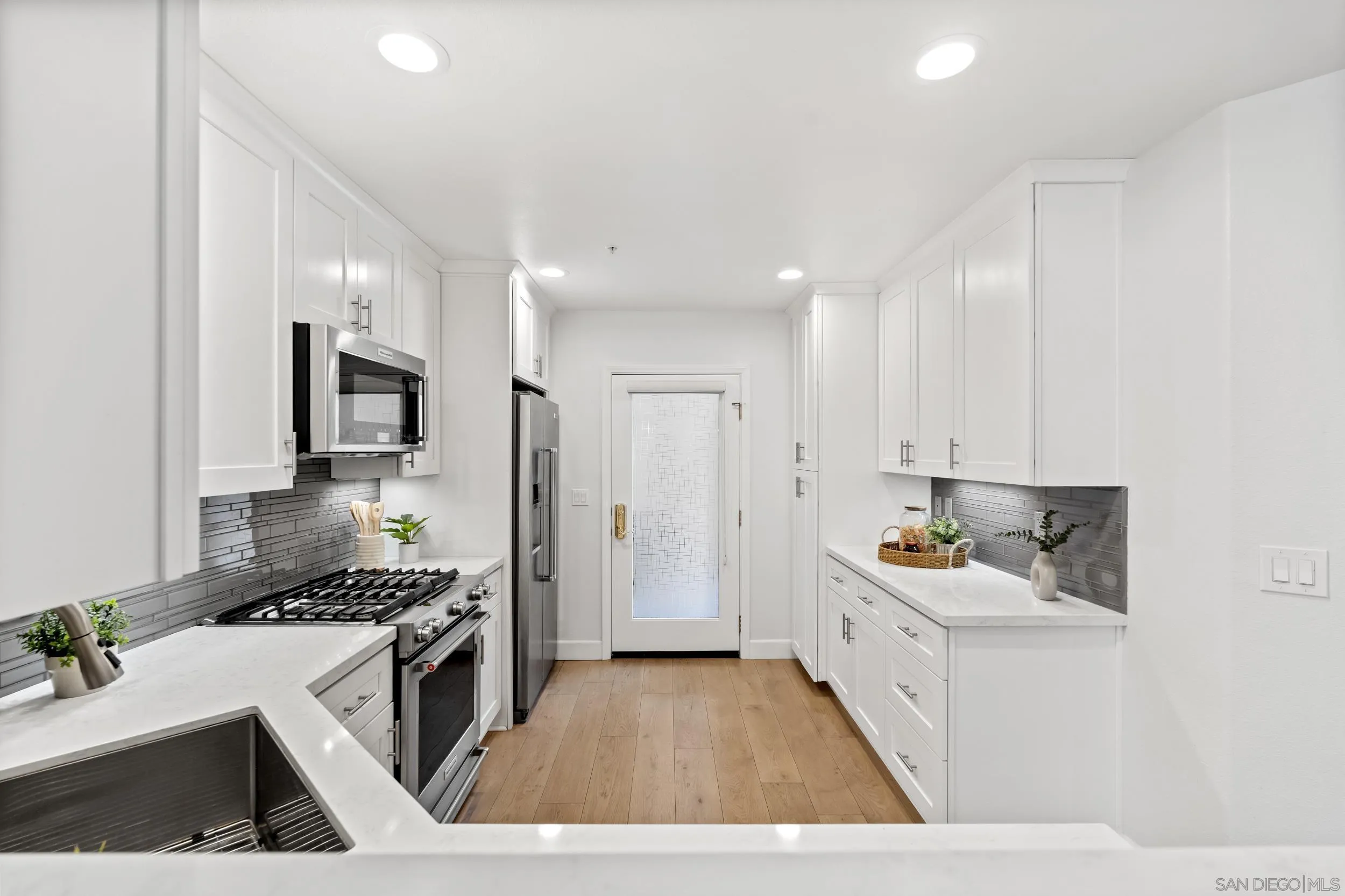 https://cdn.realtyfeed.com/cdn/127/260018996/50de9c9b2afe3a1d3b3d3f099879aeff.webp