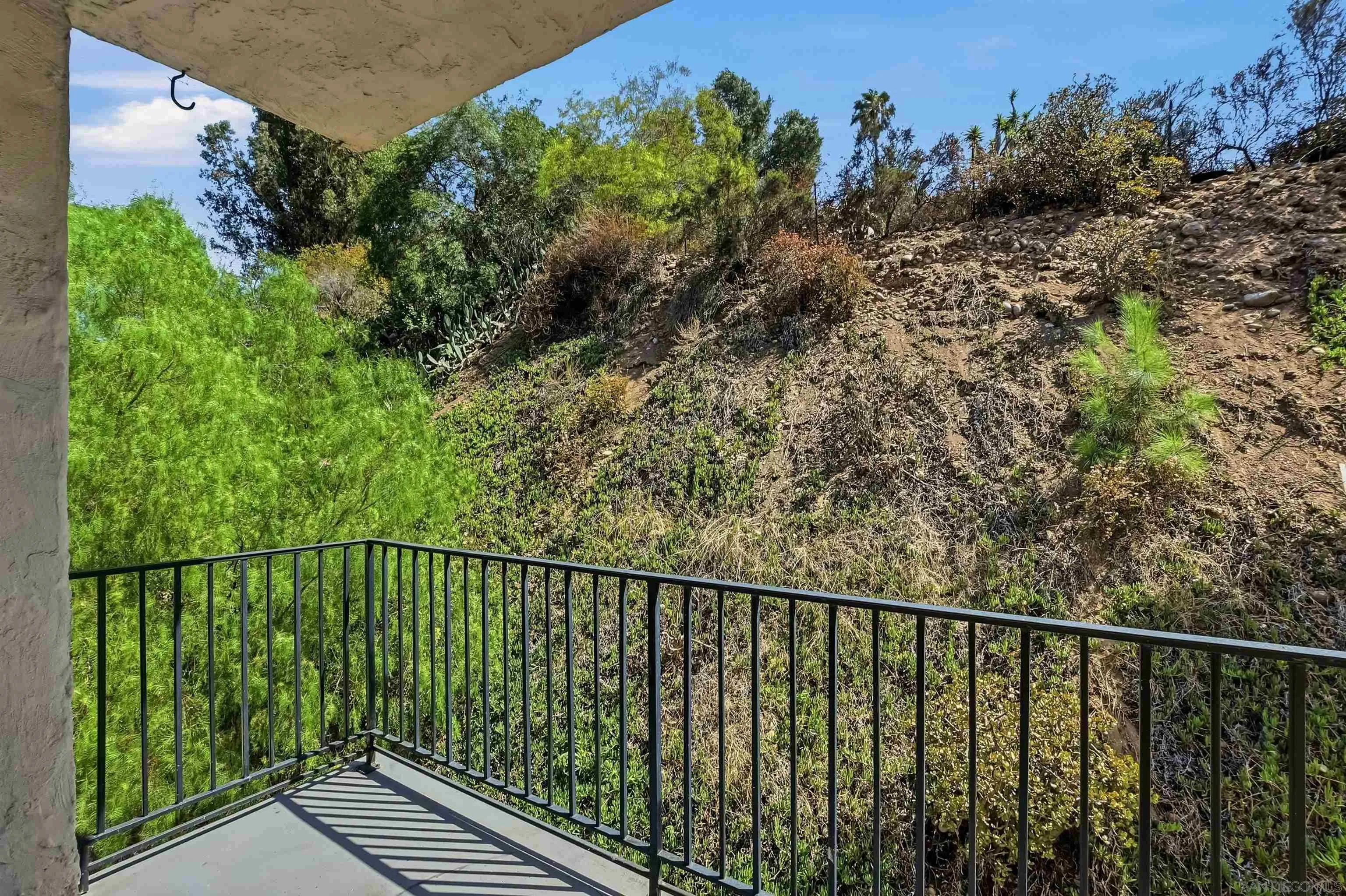 https://cdn.realtyfeed.com/cdn/127/260019004/305da497222a39f19f7d1cafcfe4aa51.webp