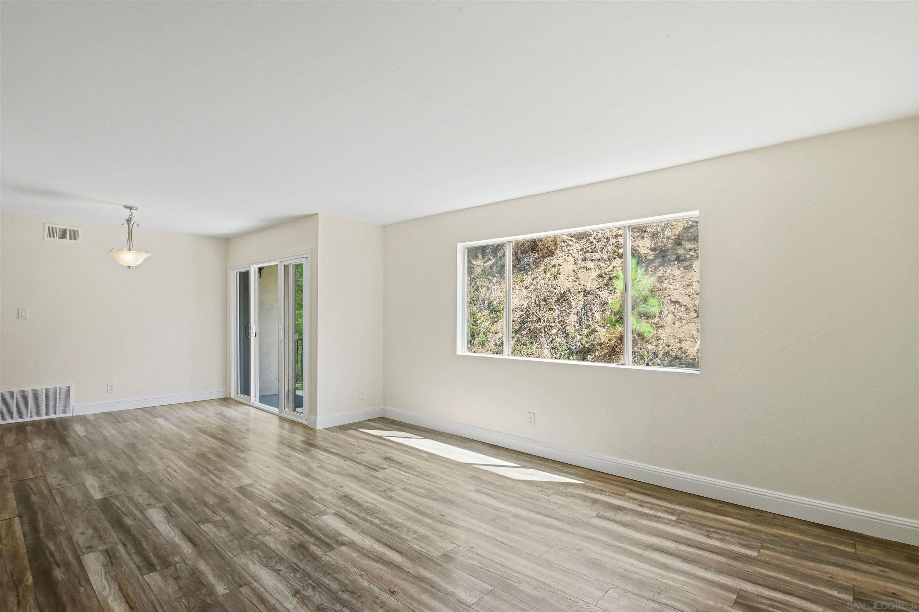 https://cdn.realtyfeed.com/cdn/127/260019004/33a923711d970cee4c119b6a88f30485.webp