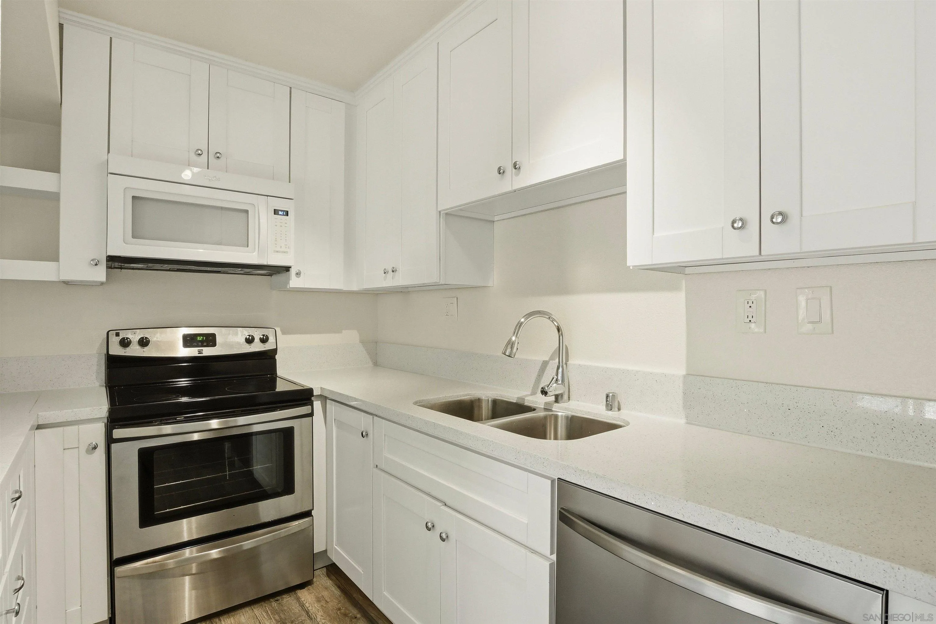 https://cdn.realtyfeed.com/cdn/127/260019004/c3296383e7e20d7ab2793900ef952706.webp
