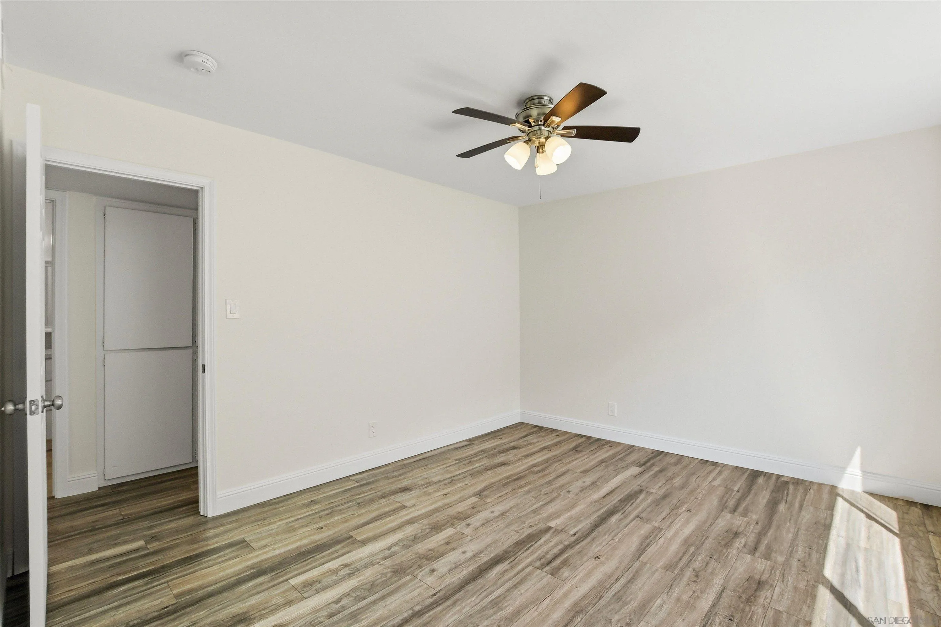 https://cdn.realtyfeed.com/cdn/127/260019004/c4c7b94ff5ae91a33811558f07fff283.webp