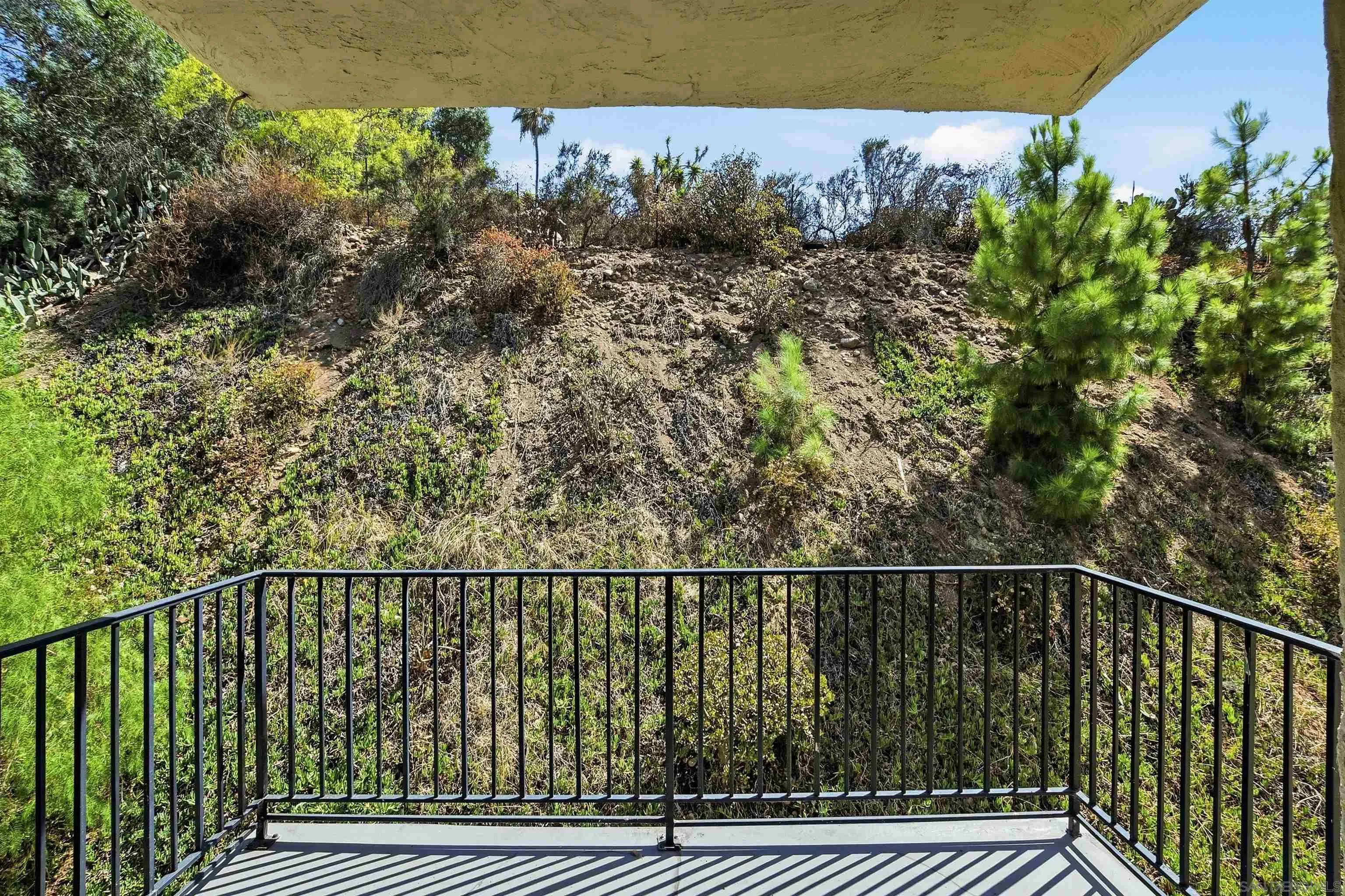 https://cdn.realtyfeed.com/cdn/127/260019004/ca9a87bda2ccae0a8f6b289fccb4b16b.webp