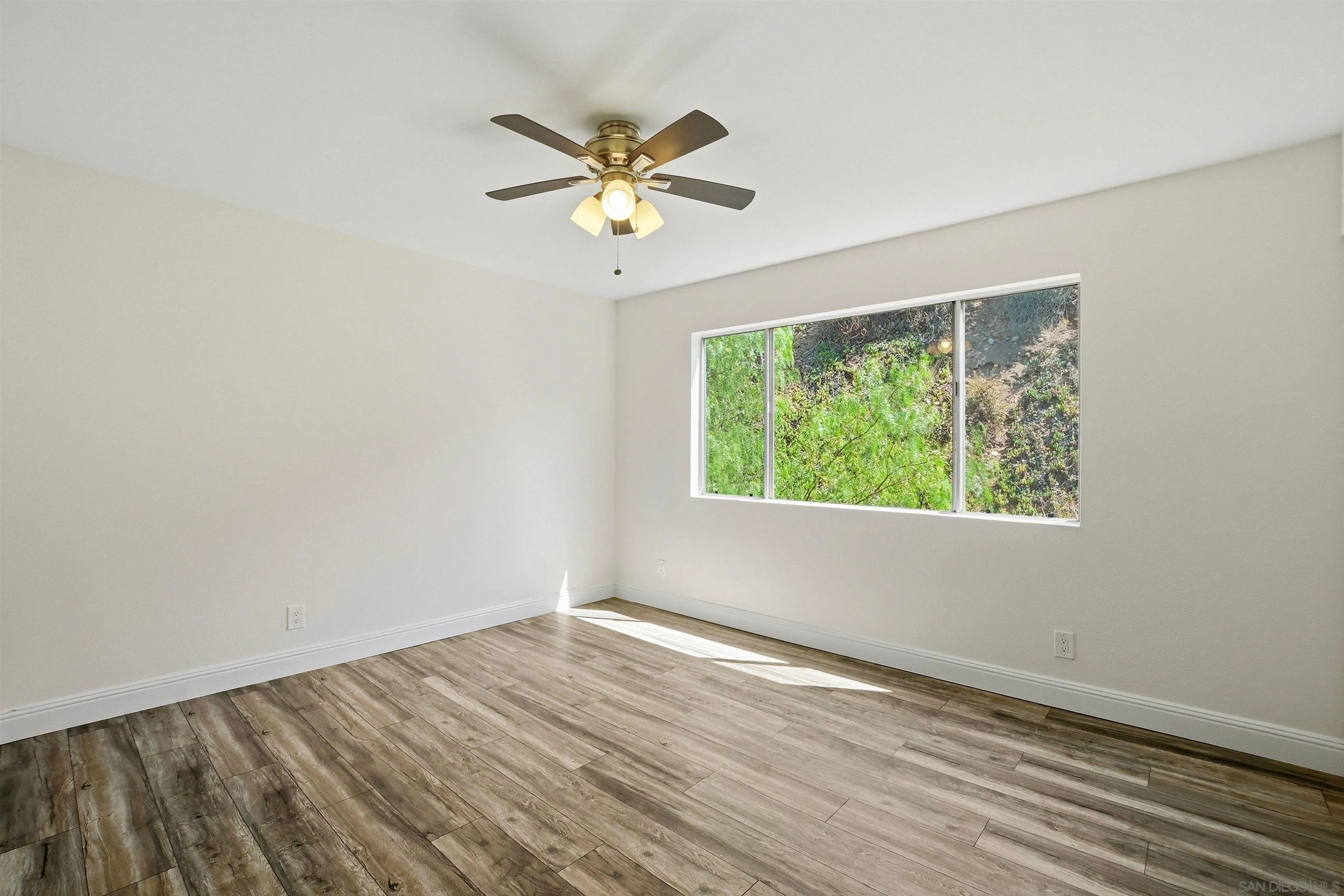 https://cdn.realtyfeed.com/cdn/127/260019004/f680d1a61cddc57e424e3ece57e7fb9c.webp