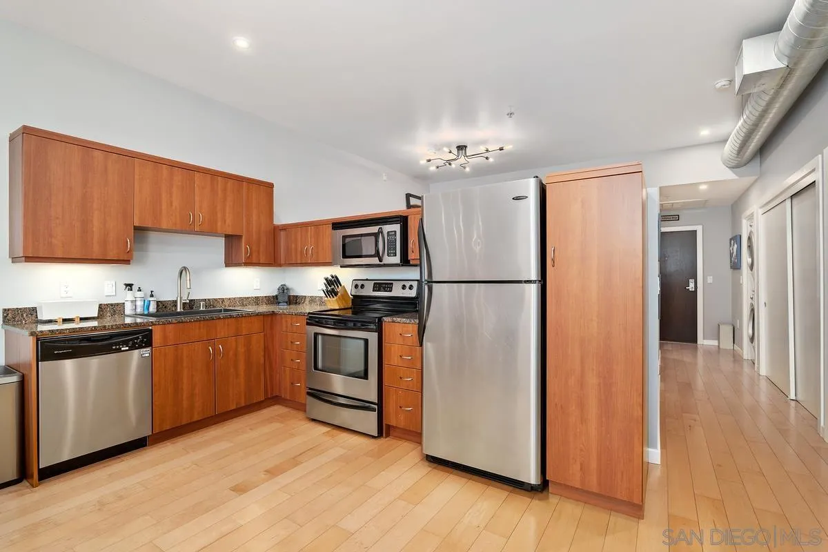 Photo #8: 260019005 Listing: Photo #8