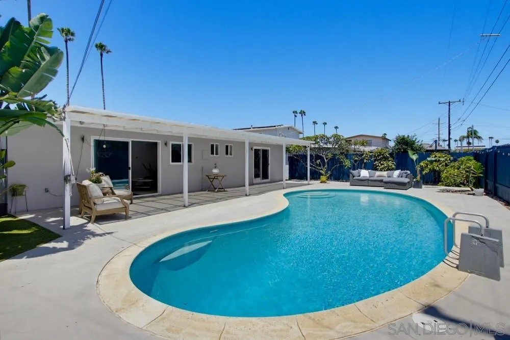 https://cdn.realtyfeed.com/cdn/127/260019008/57fe0f16d7f46c2925b78459335c823a.webp