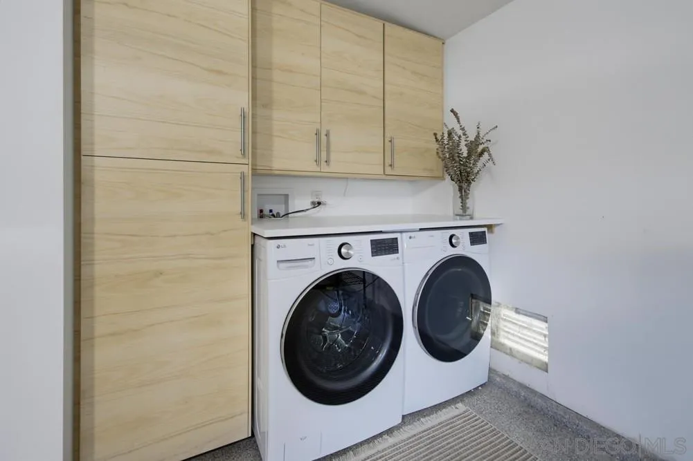 https://cdn.realtyfeed.com/cdn/127/260019008/bed810bed9af97a1ed305a689182e6bd.webp