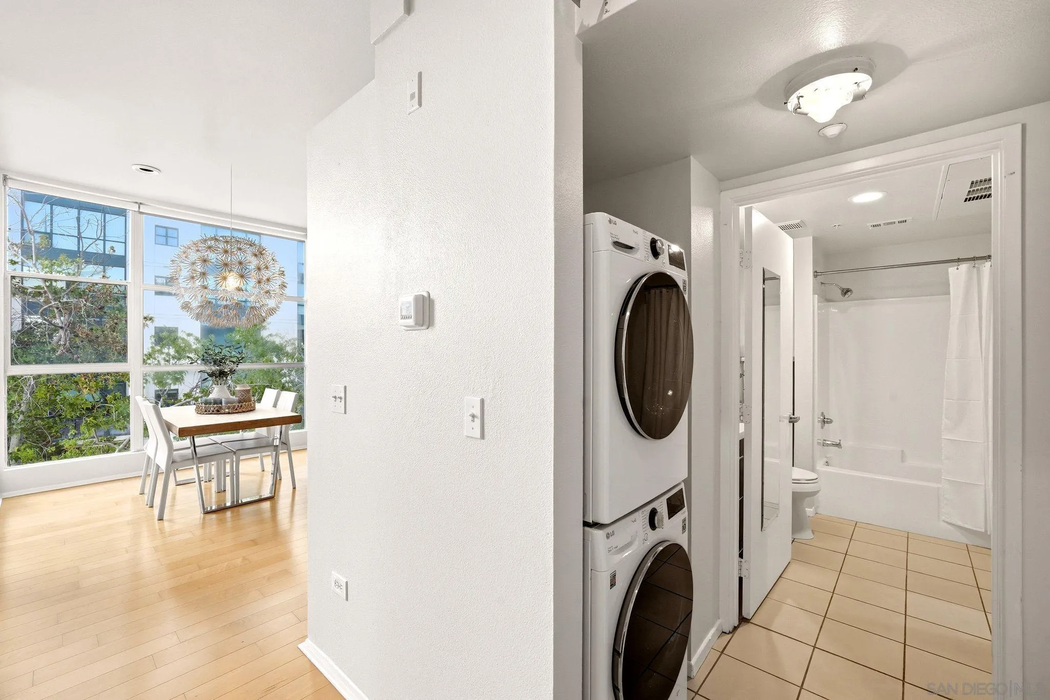 https://cdn.realtyfeed.com/cdn/127/260019016/015337357334ced8a7257123fc1abf63.webp