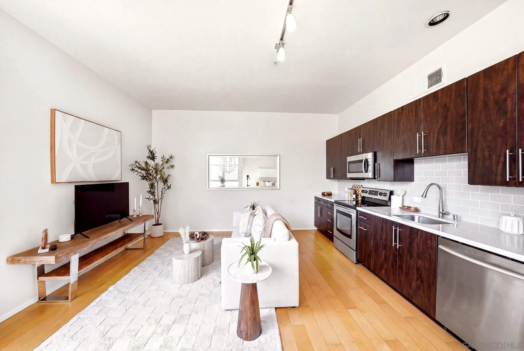 https://cdn.realtyfeed.com/cdn/127/260019016/0ab5ee892325af15b0db17beab8a7836.webp