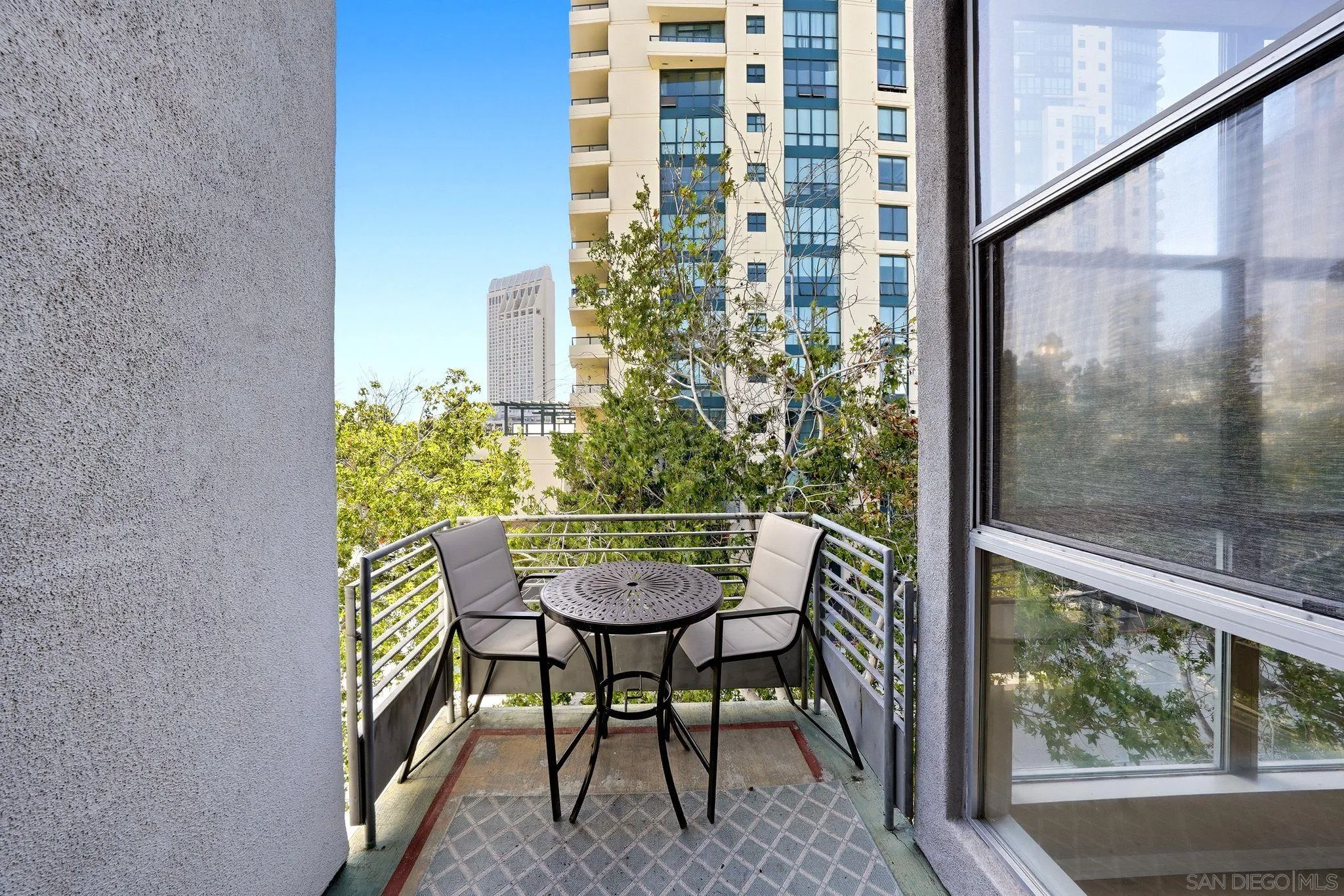 https://cdn.realtyfeed.com/cdn/127/260019016/3e8f7e74a626f7028b7989c1ffe5424d.webp