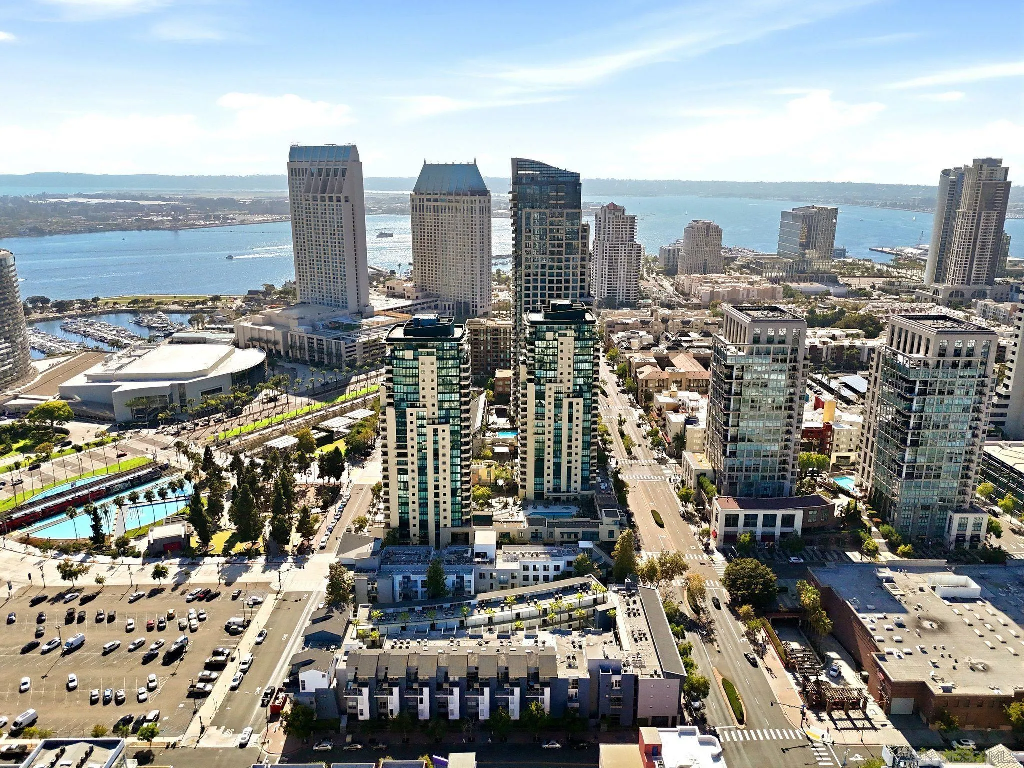 https://cdn.realtyfeed.com/cdn/127/260019016/4bd152d2661d3811a6e08703fbad544a.webp