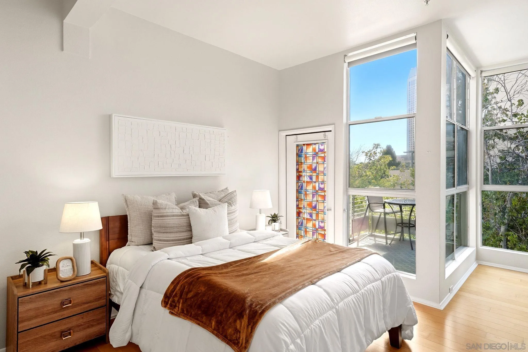 https://cdn.realtyfeed.com/cdn/127/260019016/5064778eeb88e4f8c0b0c4f177919194.webp