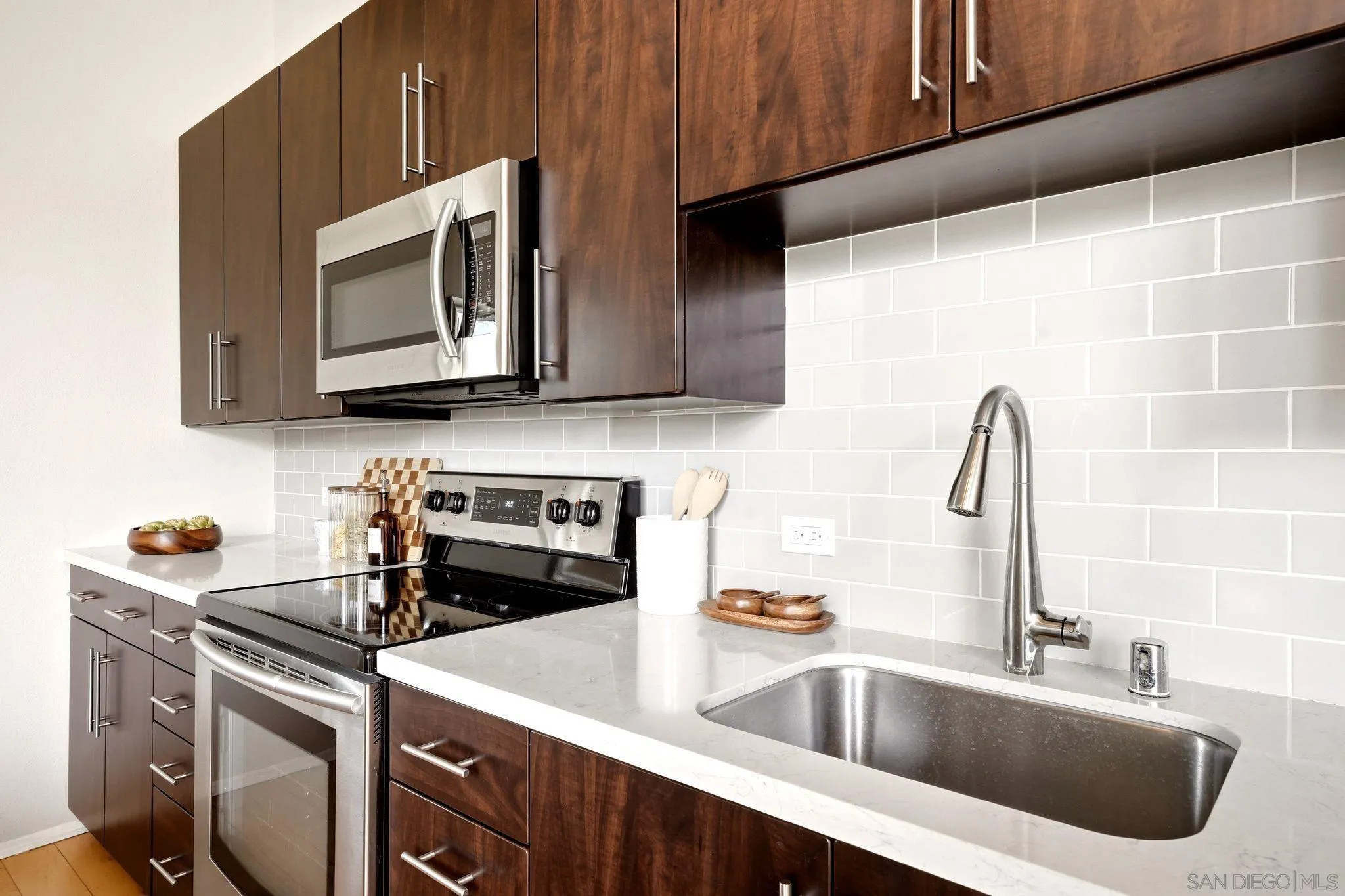 https://cdn.realtyfeed.com/cdn/127/260019016/e687b949ca3e6aa3115b174681f13a75.webp