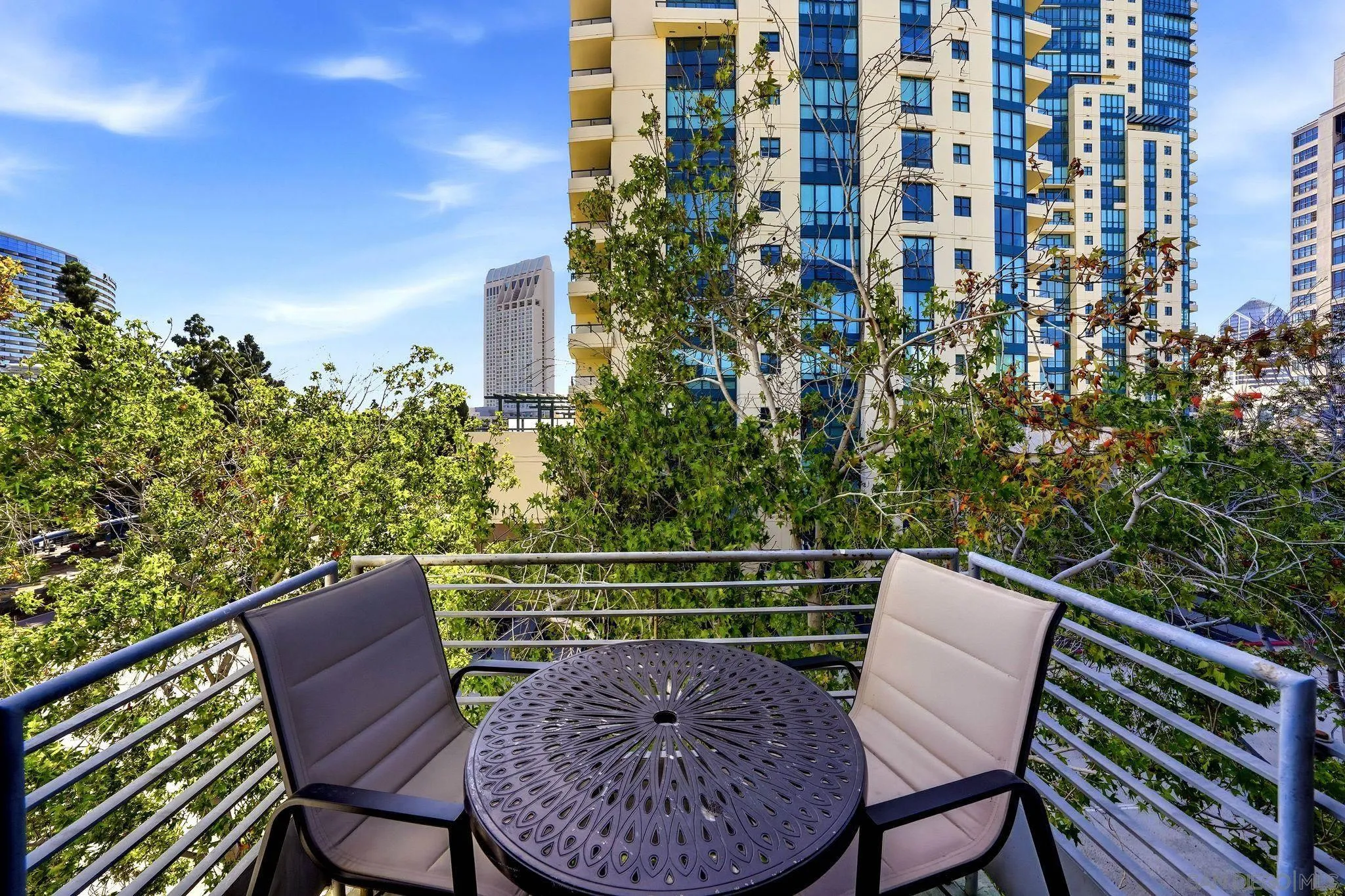 https://cdn.realtyfeed.com/cdn/127/260019016/e7c14054c986f4f4ed23f51d3cd2c7ce.webp