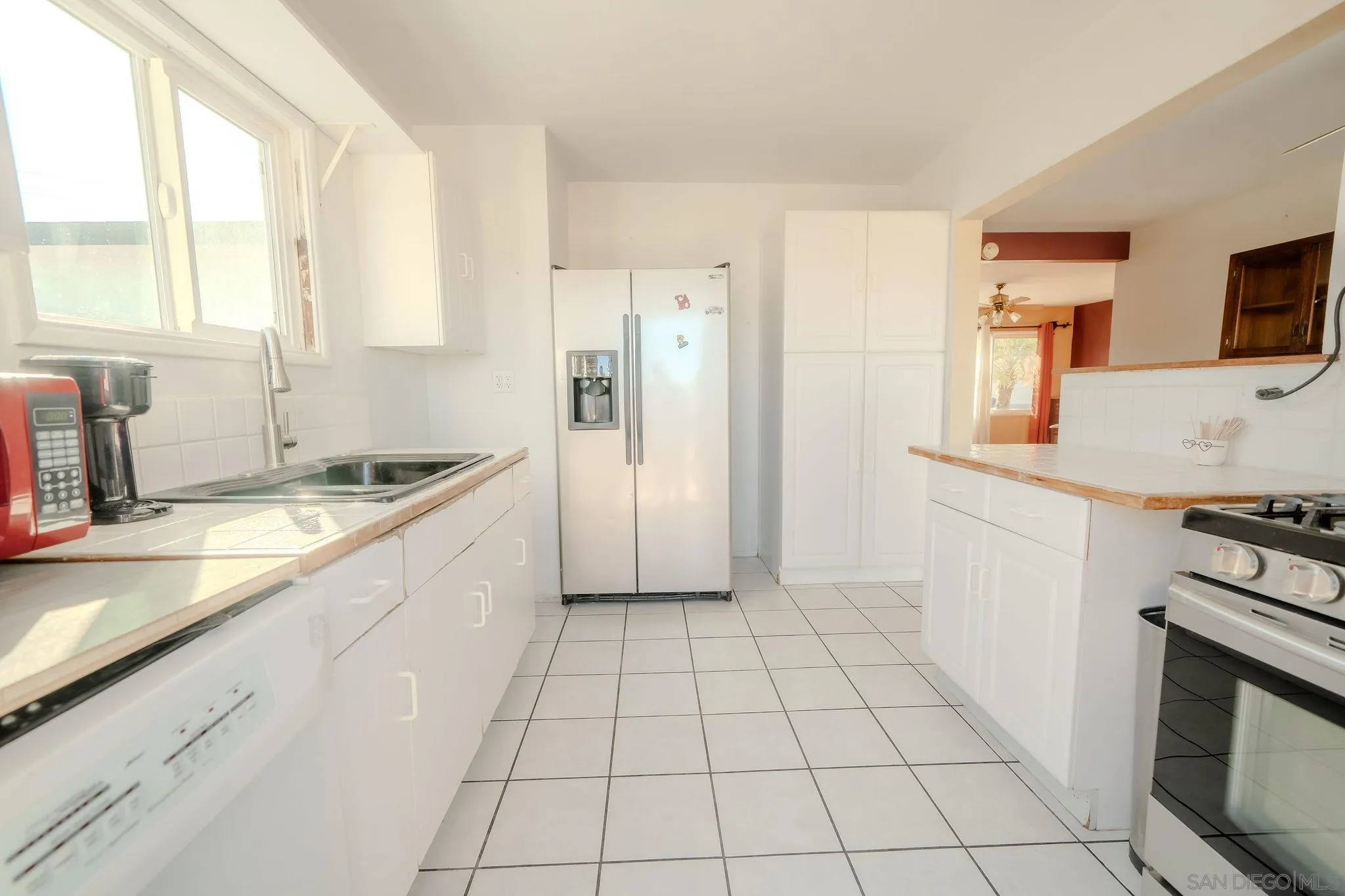 https://cdn.realtyfeed.com/cdn/127/260019019/243bc5d1de487a68a999f1d6d0553c0b.webp