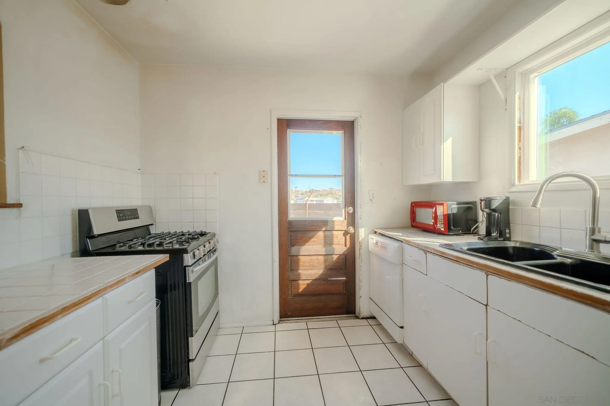 https://cdn.realtyfeed.com/cdn/127/260019019/326e1cb4b0c83879361de6e144fa1d90.webp