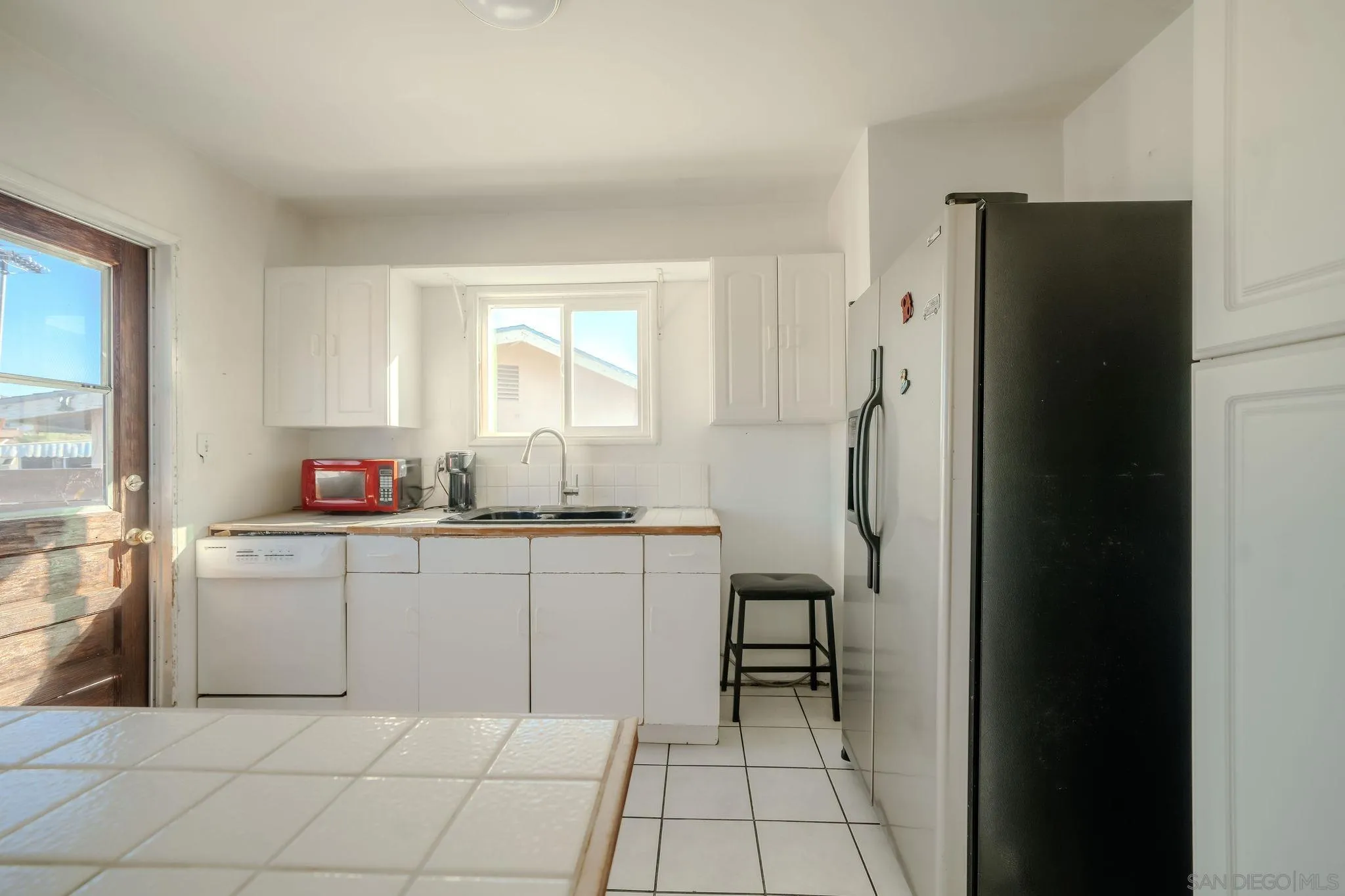 https://cdn.realtyfeed.com/cdn/127/260019019/83a3d836daf51f8793fc1e5a516cf99d.webp
