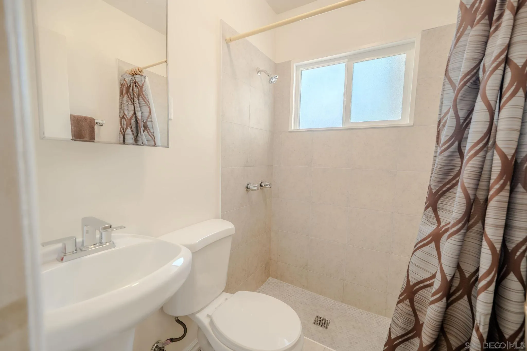 https://cdn.realtyfeed.com/cdn/127/260019019/c5678c7c40a840c7a25778fa02472b58.webp
