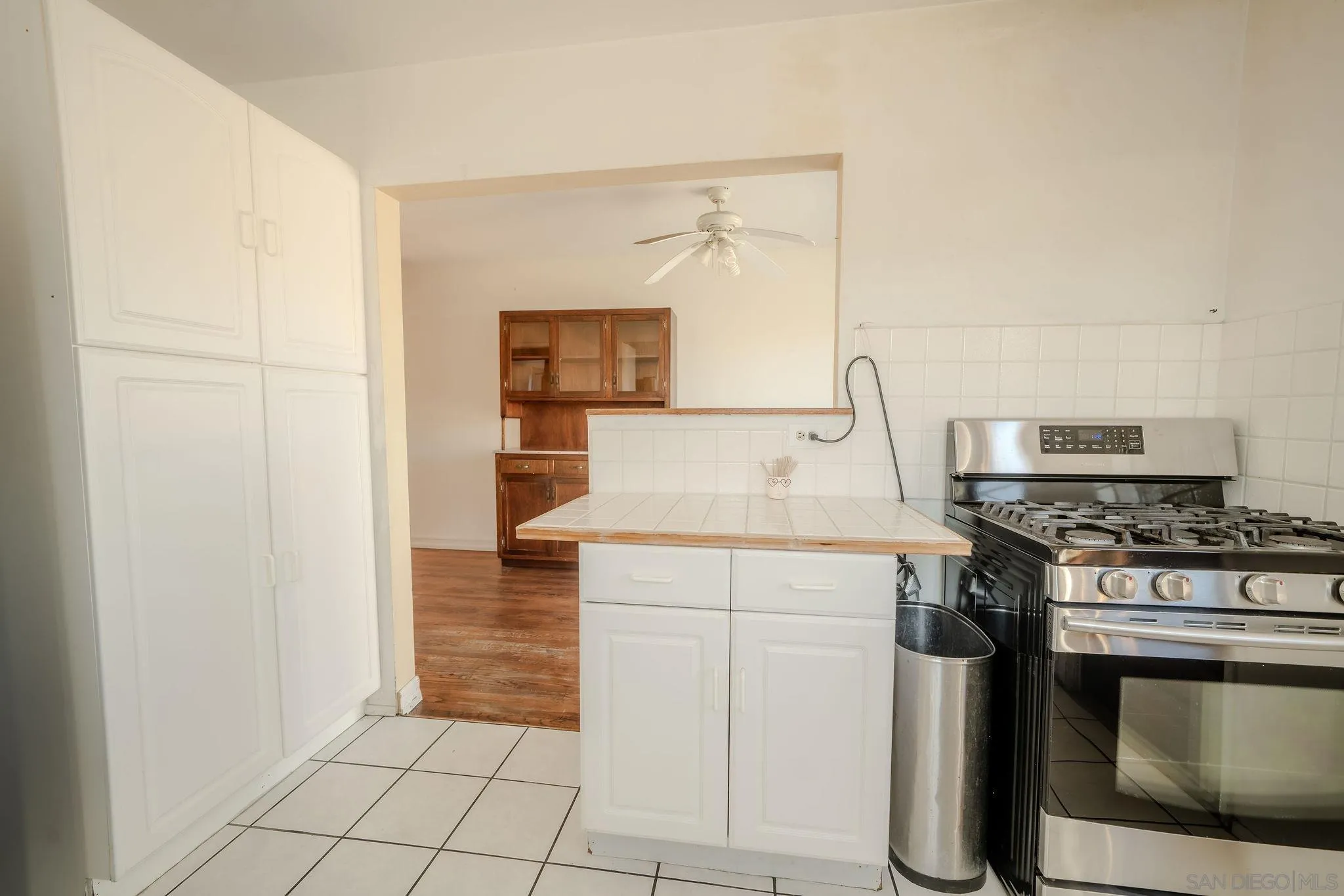https://cdn.realtyfeed.com/cdn/127/260019019/d48b45f1f80d6c5ddba3ccca6e8d9da3.webp
