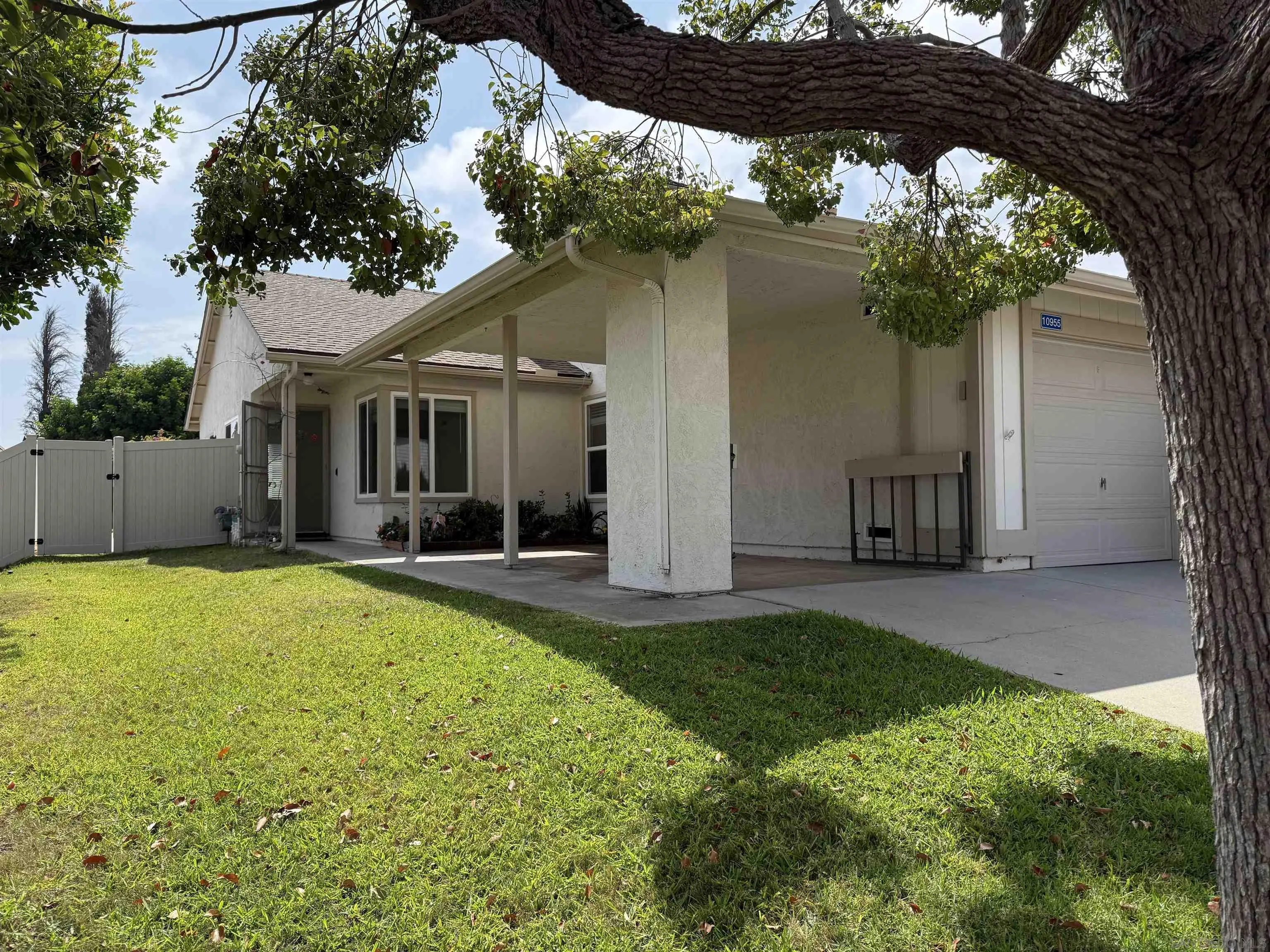 Photo #2: 260019020 Listing: Photo #2