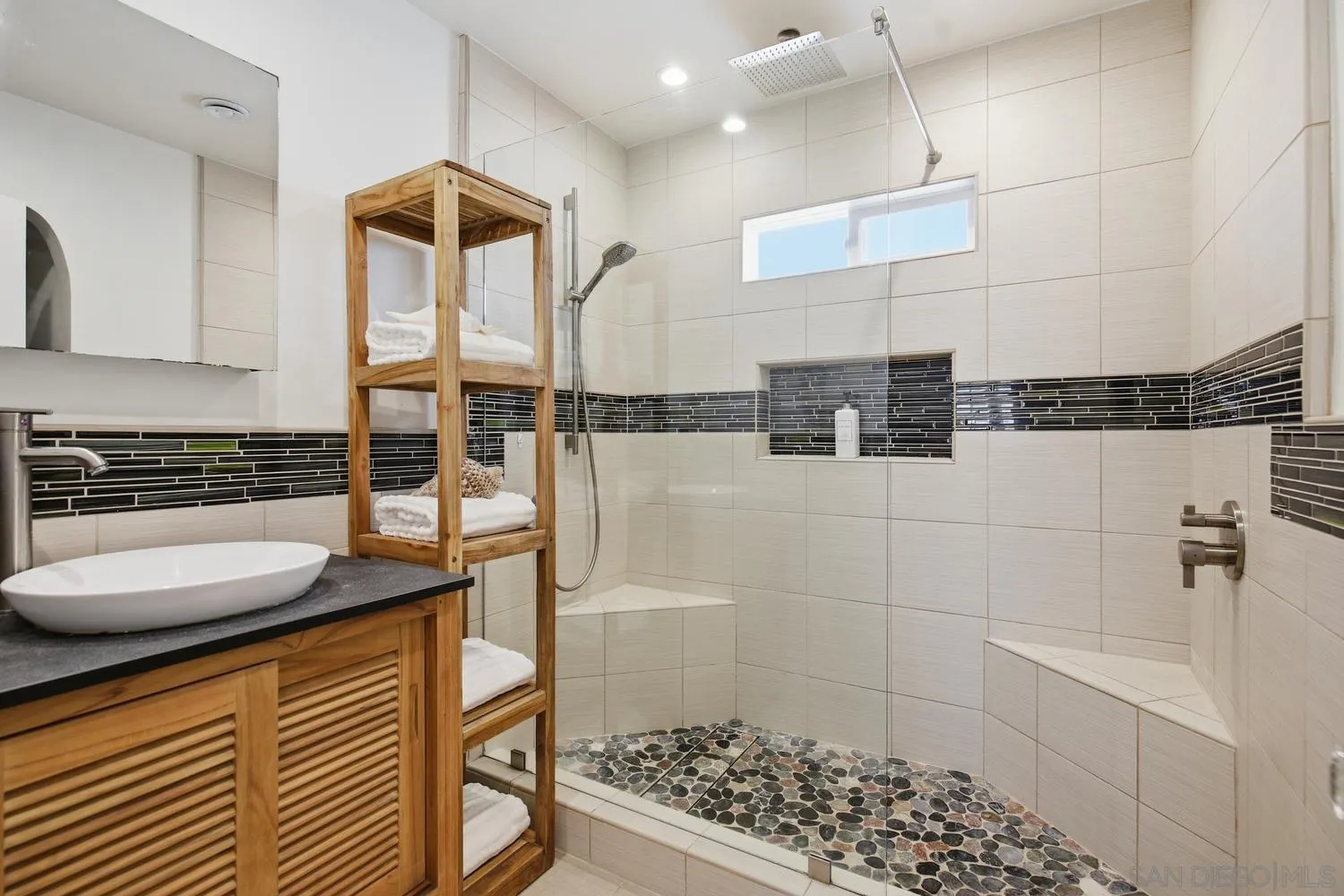https://cdn.realtyfeed.com/cdn/127/260019022/1419ed95fb697c4be1b9f0e61c1e58c1.webp