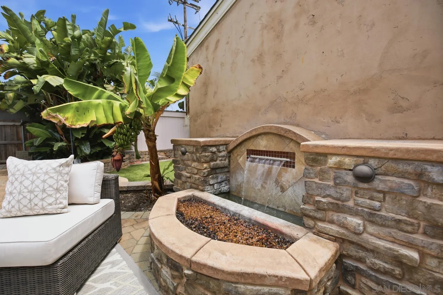 https://cdn.realtyfeed.com/cdn/127/260019022/878221c359d079e8d12114336d5ee08b.webp