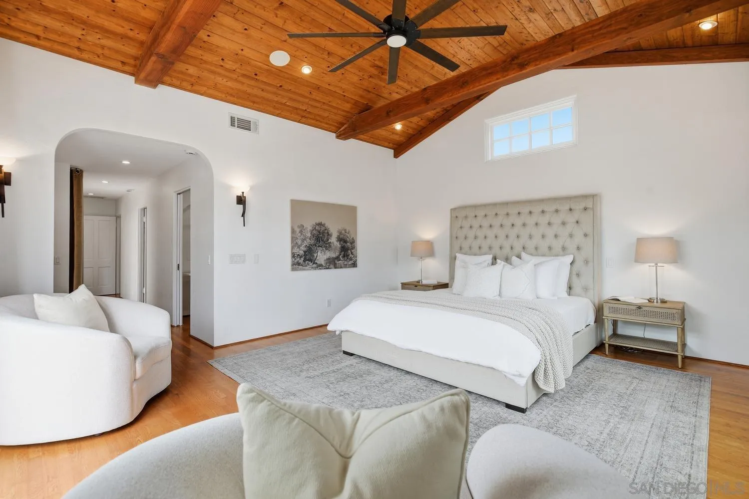 https://cdn.realtyfeed.com/cdn/127/260019022/a1264a4acf874cfe88c4f4afa2c3a47a.webp