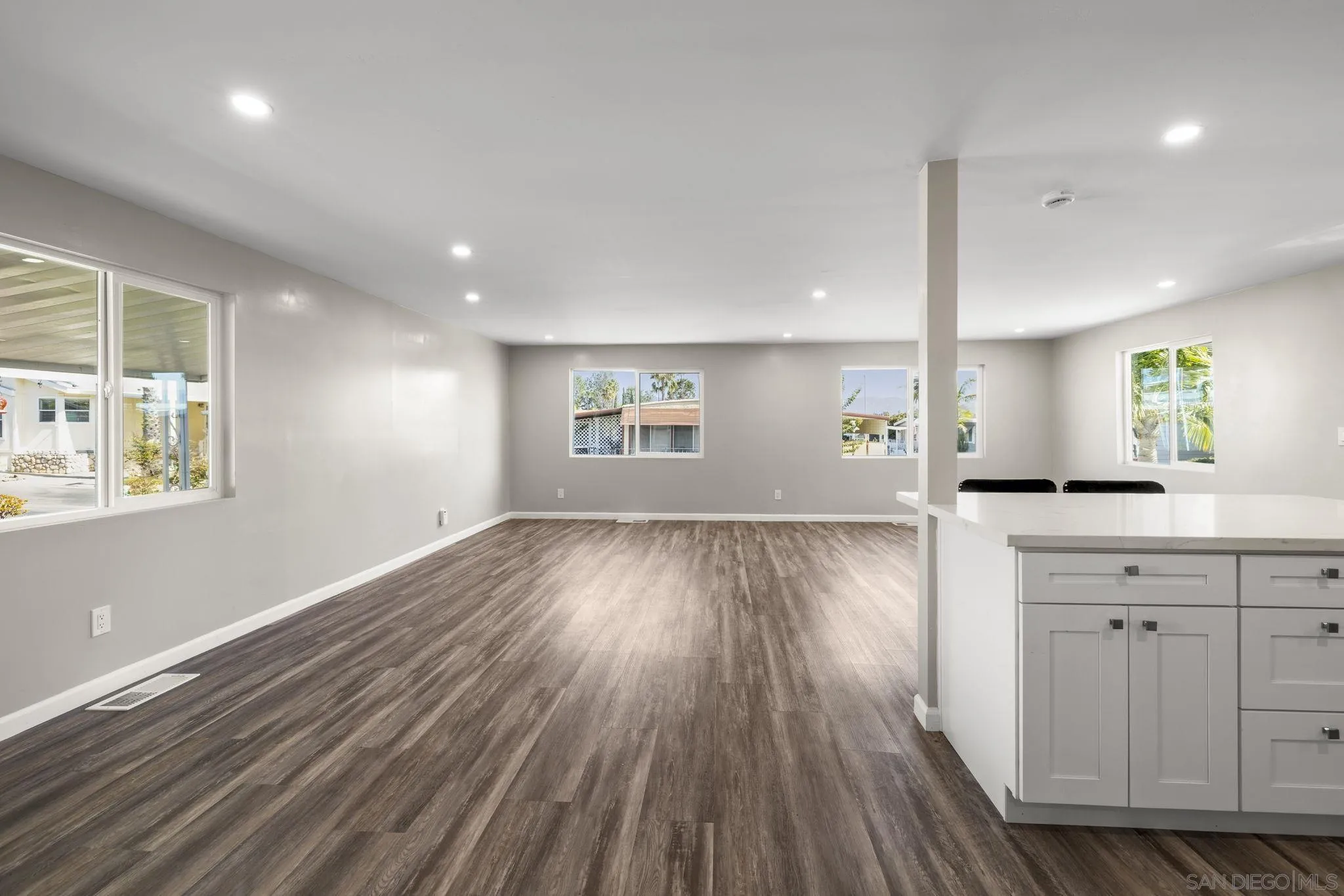 https://cdn.realtyfeed.com/cdn/127/260019024/bcd1f93889dc634c2f3a41e81d1184ae.webp