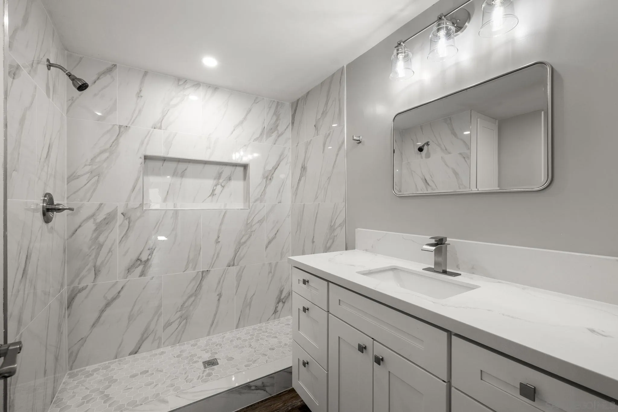 https://cdn.realtyfeed.com/cdn/127/260019024/fa8a51fcdc3dafdfb9a44b1a20c72dc5.webp