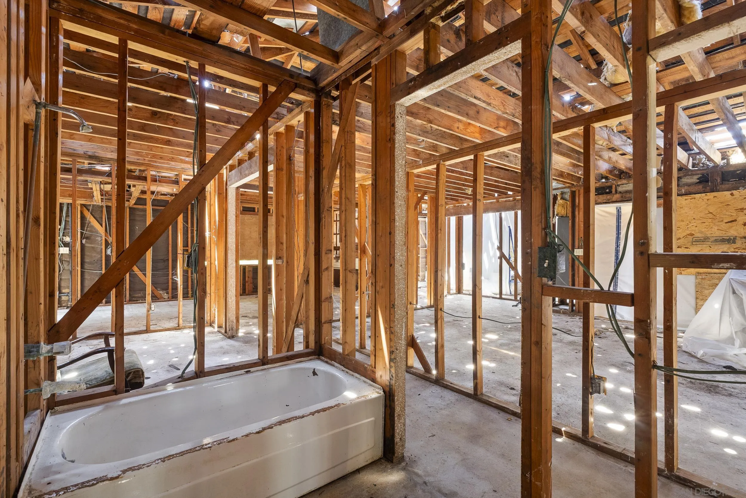 https://cdn.realtyfeed.com/cdn/127/260019025/06c48c8868e83e4e1767ff7dce705d92.webp