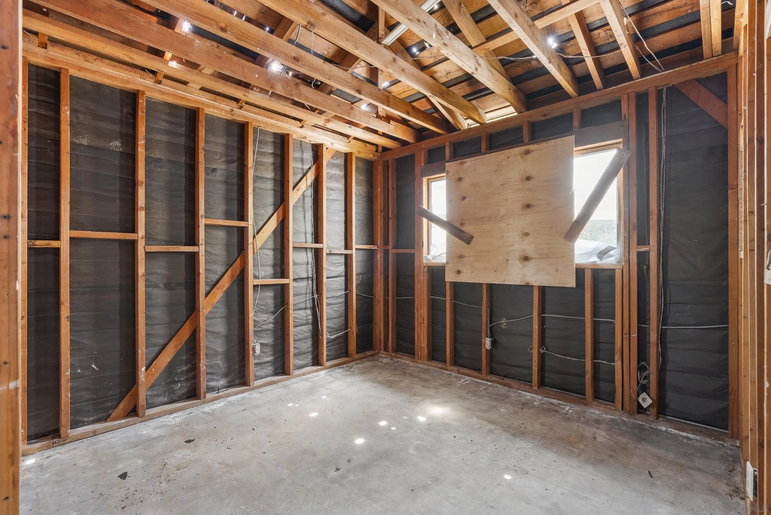 https://cdn.realtyfeed.com/cdn/127/260019025/163b996efb110347f6fd8726c4732748.webp