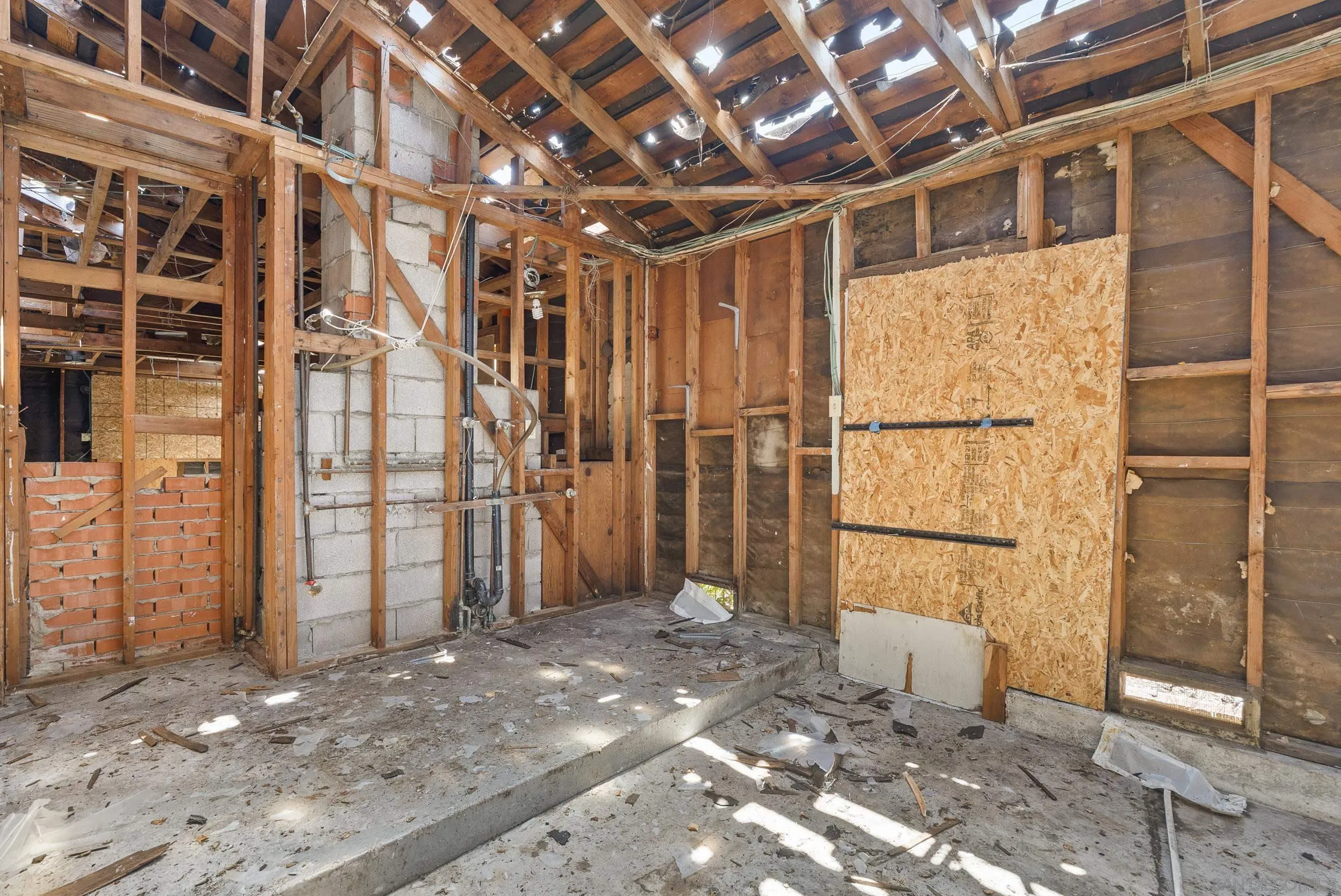 https://cdn.realtyfeed.com/cdn/127/260019025/25ec070faf3ce6631911d5527ce294fe.webp
