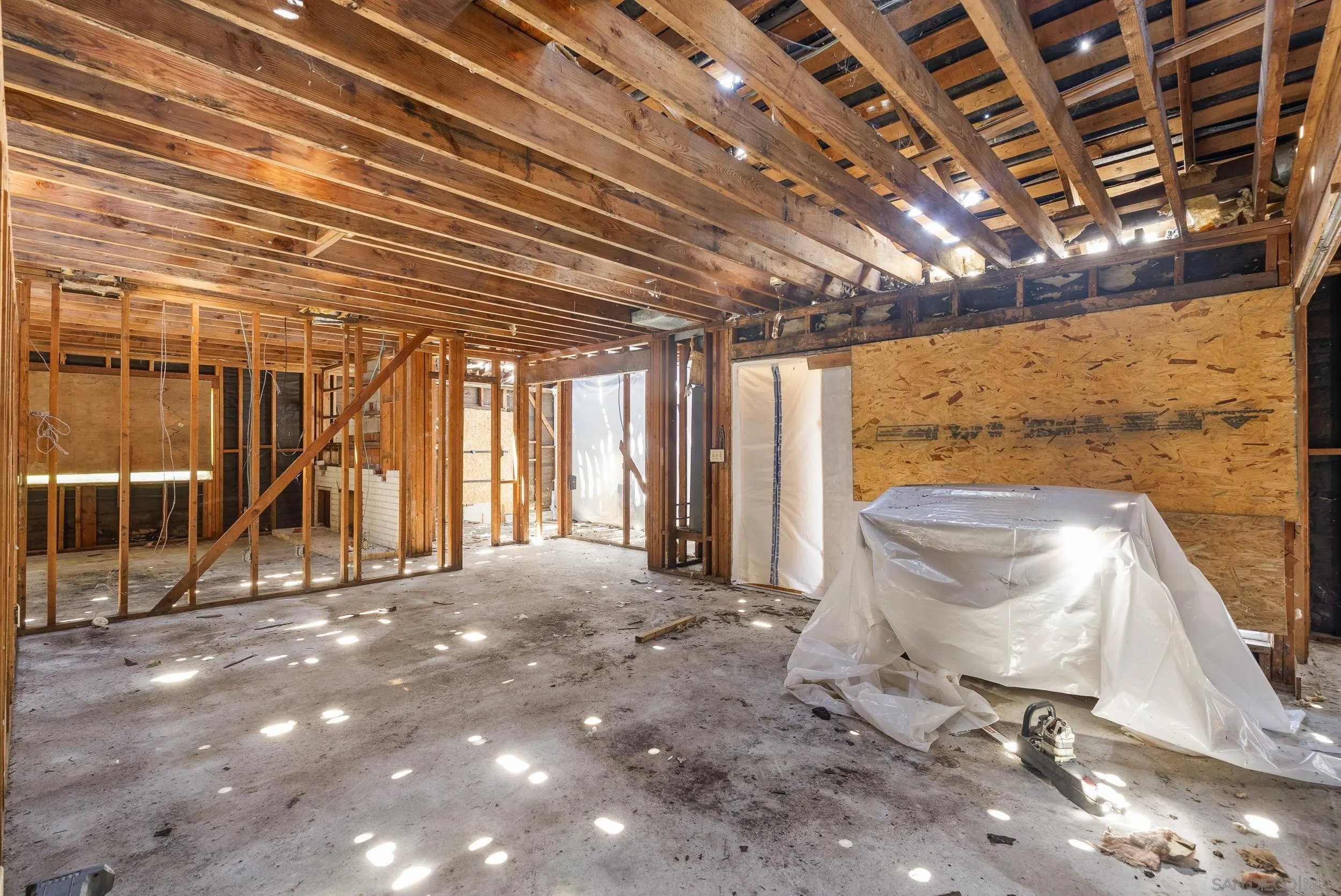 https://cdn.realtyfeed.com/cdn/127/260019025/42f9aa0e1b046540e34476b0c18dfc63.webp