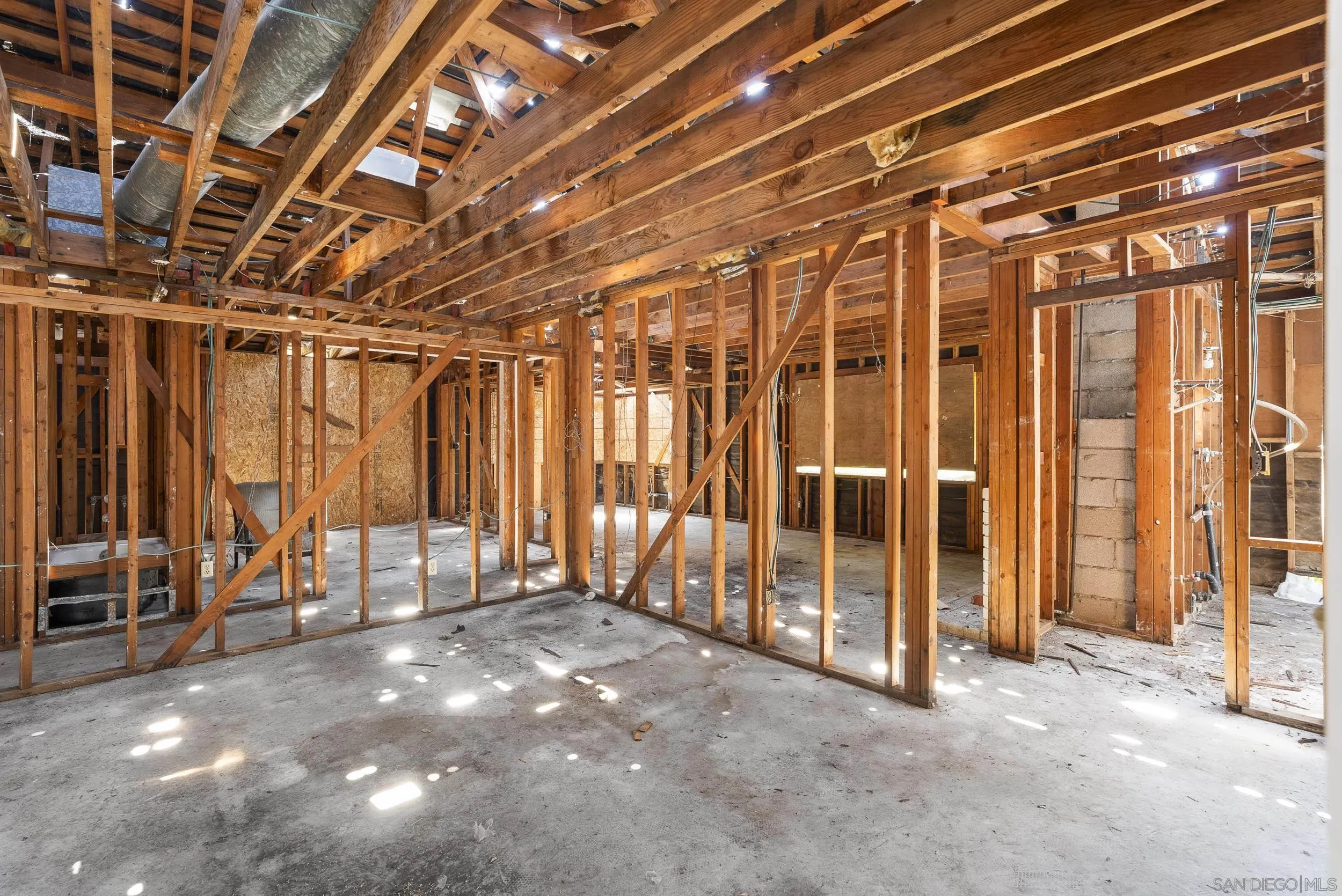 https://cdn.realtyfeed.com/cdn/127/260019025/8f99486f0f19cabb7a38036af4cfcc4a.webp