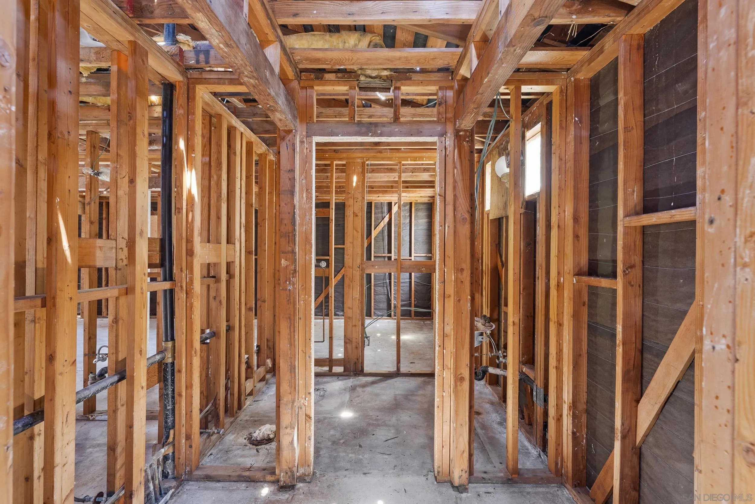 https://cdn.realtyfeed.com/cdn/127/260019025/c6042592f30d21294c57b93ca08d5348.webp