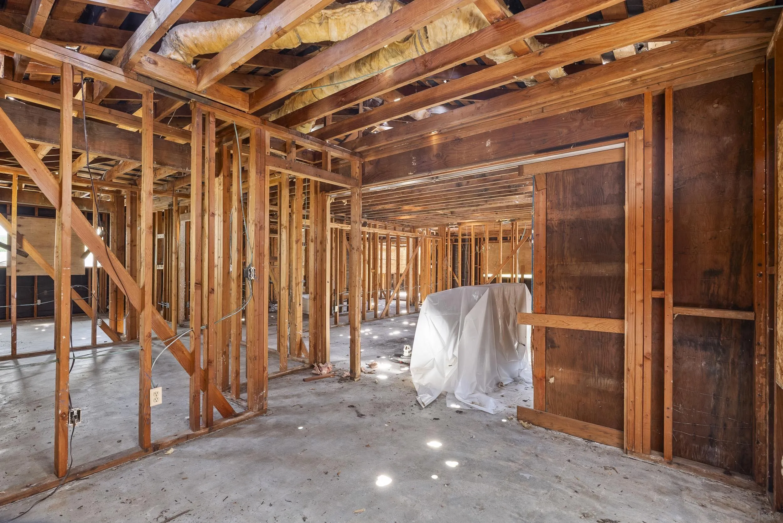 https://cdn.realtyfeed.com/cdn/127/260019025/c73de5592d9cf8b4c5831048dbb12e98.webp