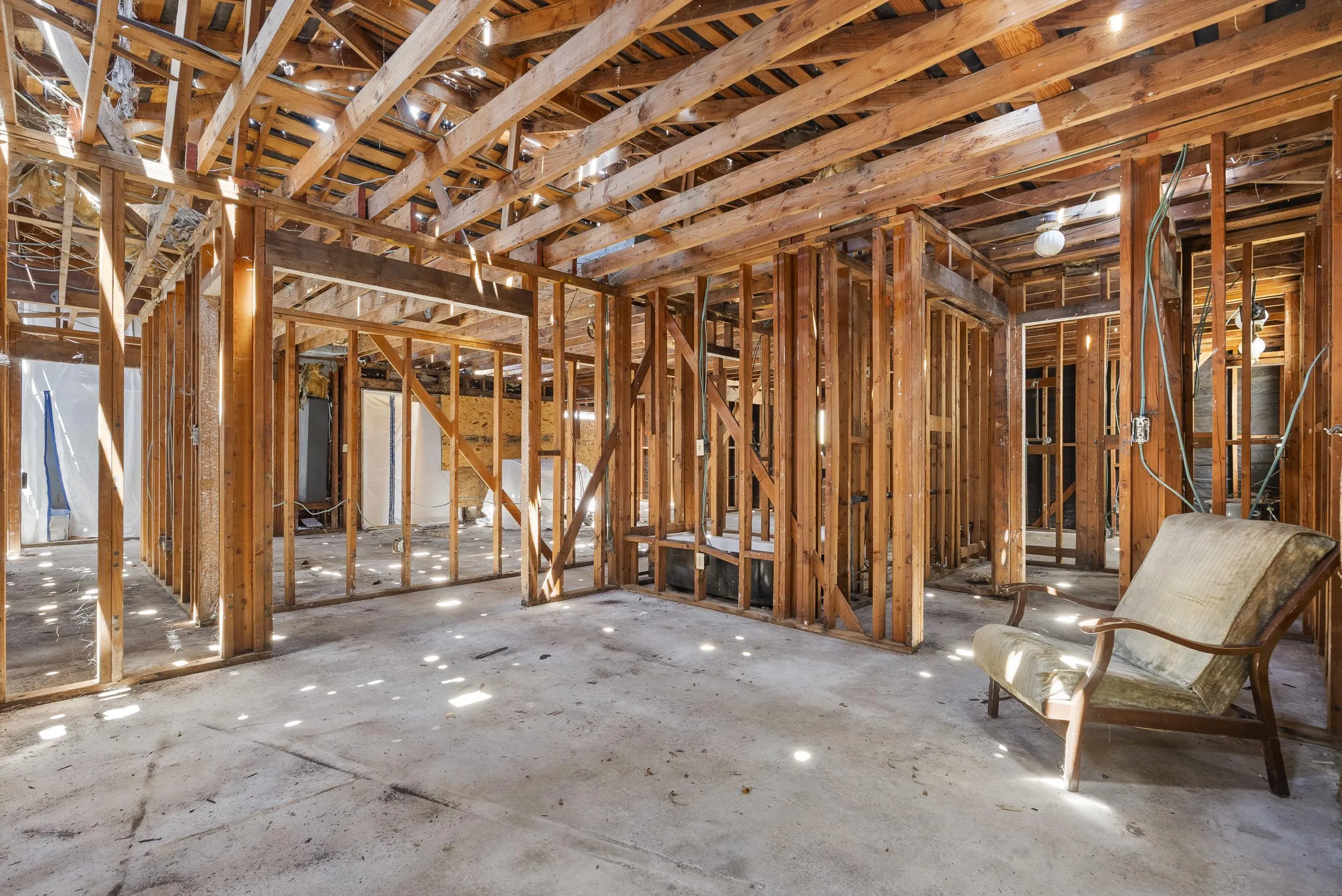 https://cdn.realtyfeed.com/cdn/127/260019025/c9404c0ededb69717432076b68f8c5a9.webp