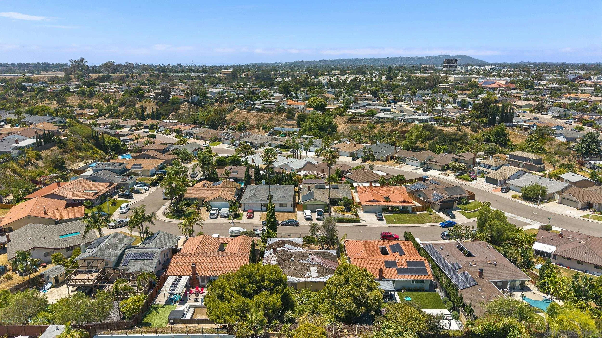 https://cdn.realtyfeed.com/cdn/127/260019025/de92afb8bf25368c466cf89c680b085b.webp