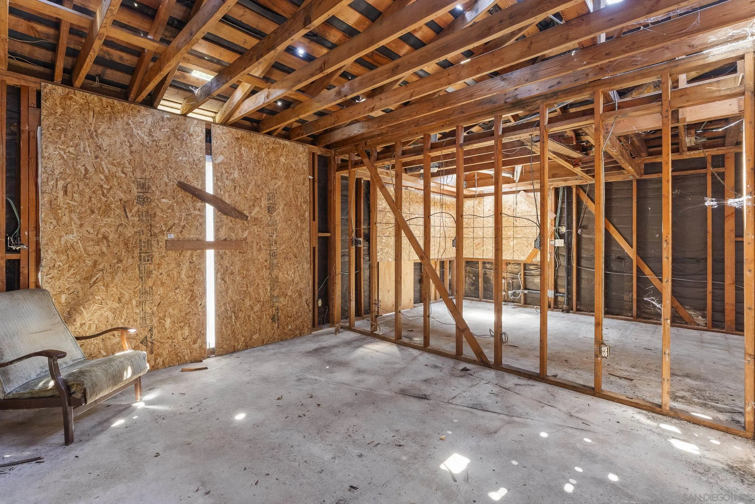 https://cdn.realtyfeed.com/cdn/127/260019025/e1ab5016758594ca02a256be734c8867.webp