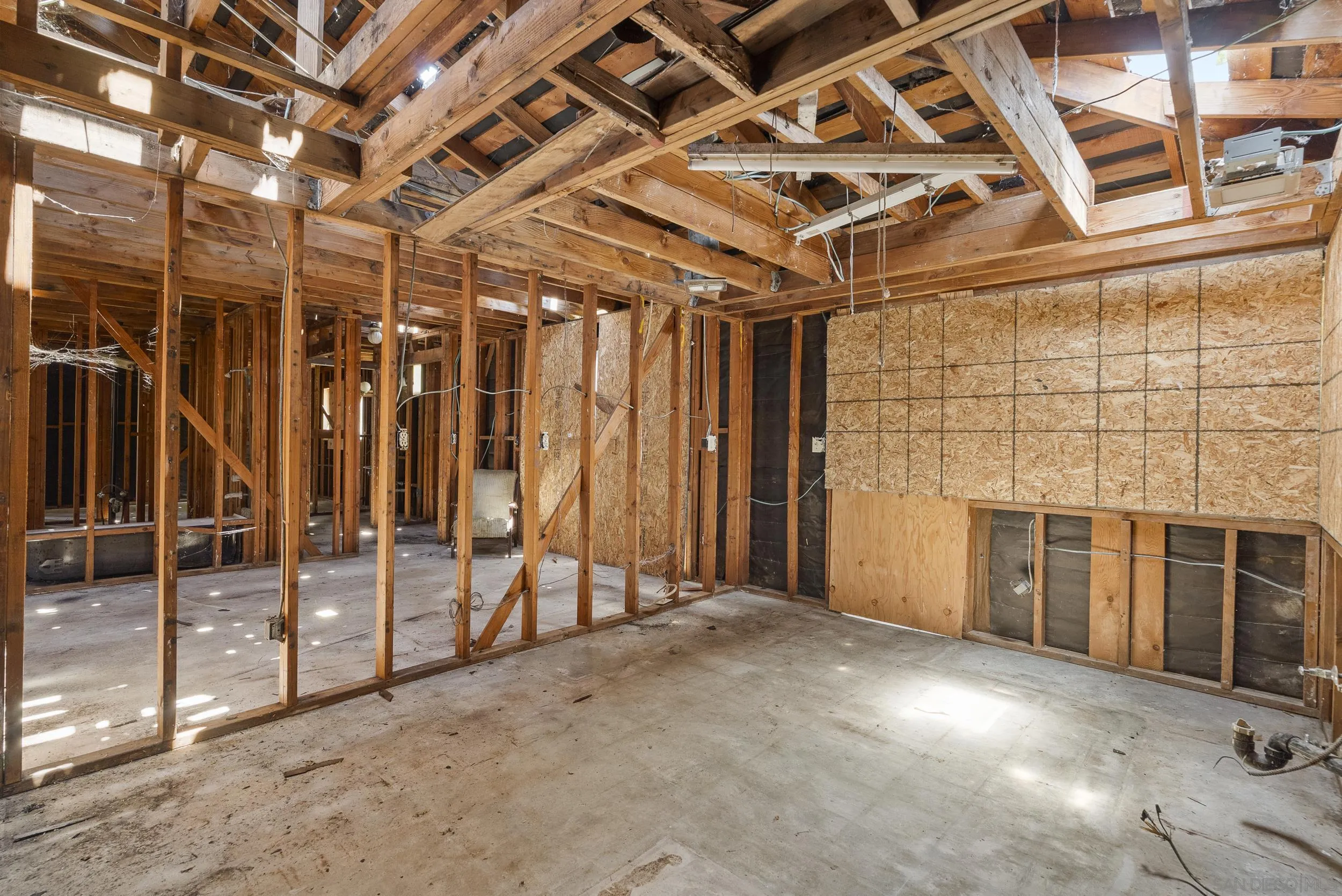 https://cdn.realtyfeed.com/cdn/127/260019025/fe3d7b44678f7eced84bb310fc90e7e6.webp