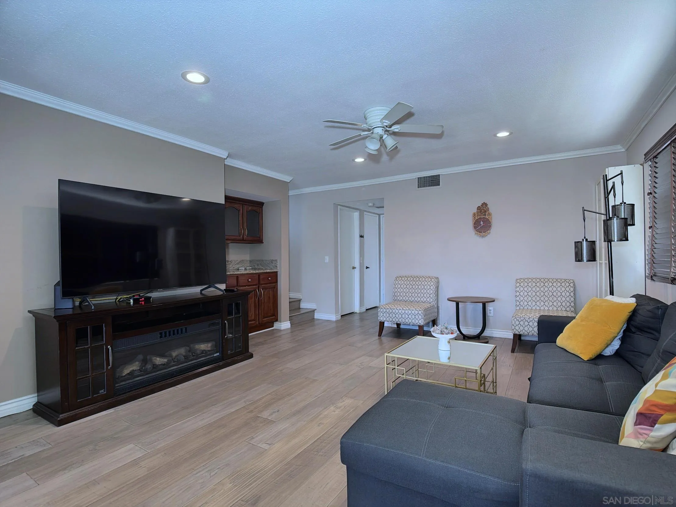 https://cdn.realtyfeed.com/cdn/127/260019028/19db9ffdc9d7a6c7912c253a81a0bb5c.webp