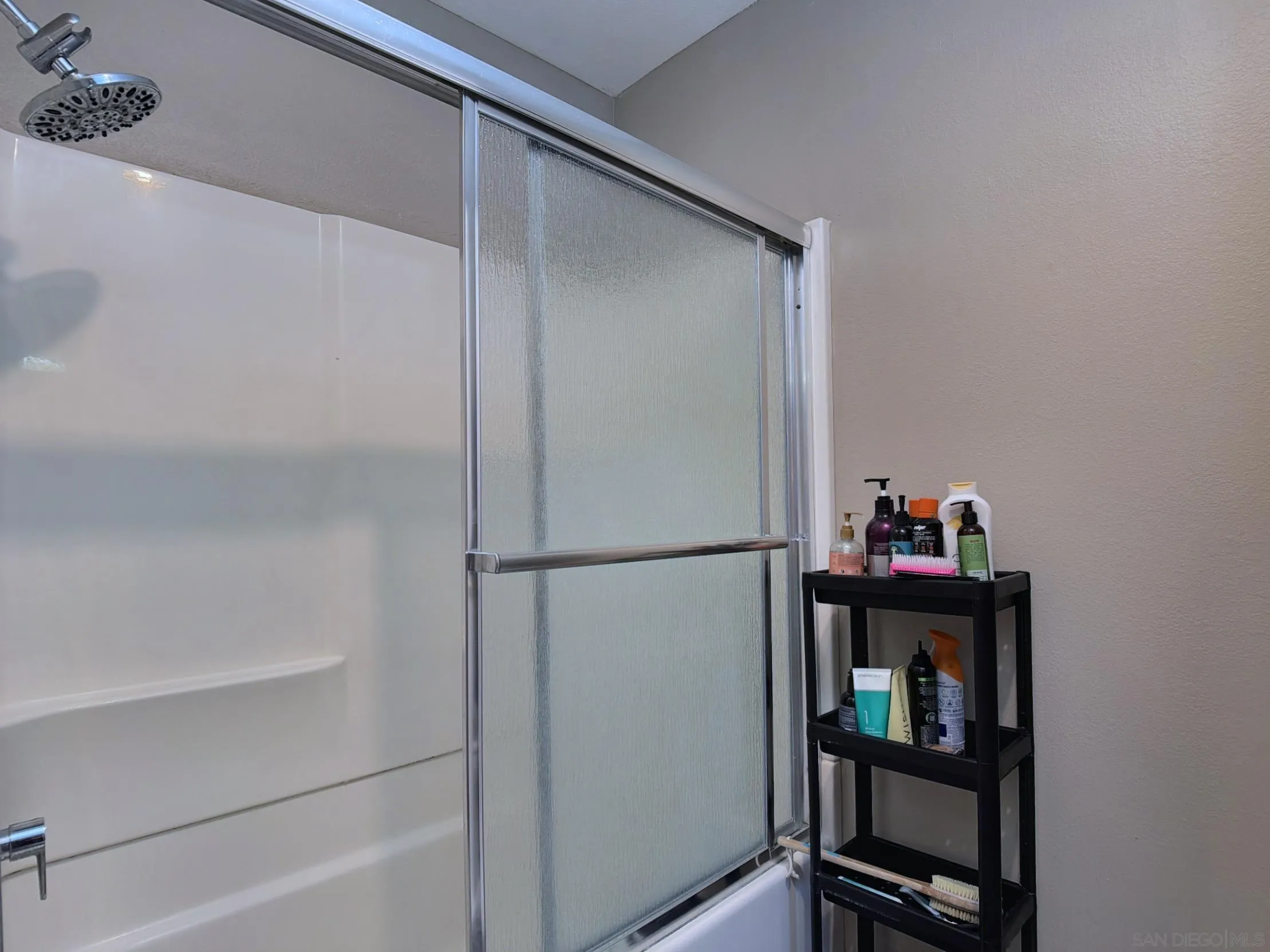 https://cdn.realtyfeed.com/cdn/127/260019028/bb13a8a5d8efa6fa21f20188390f2f72.webp