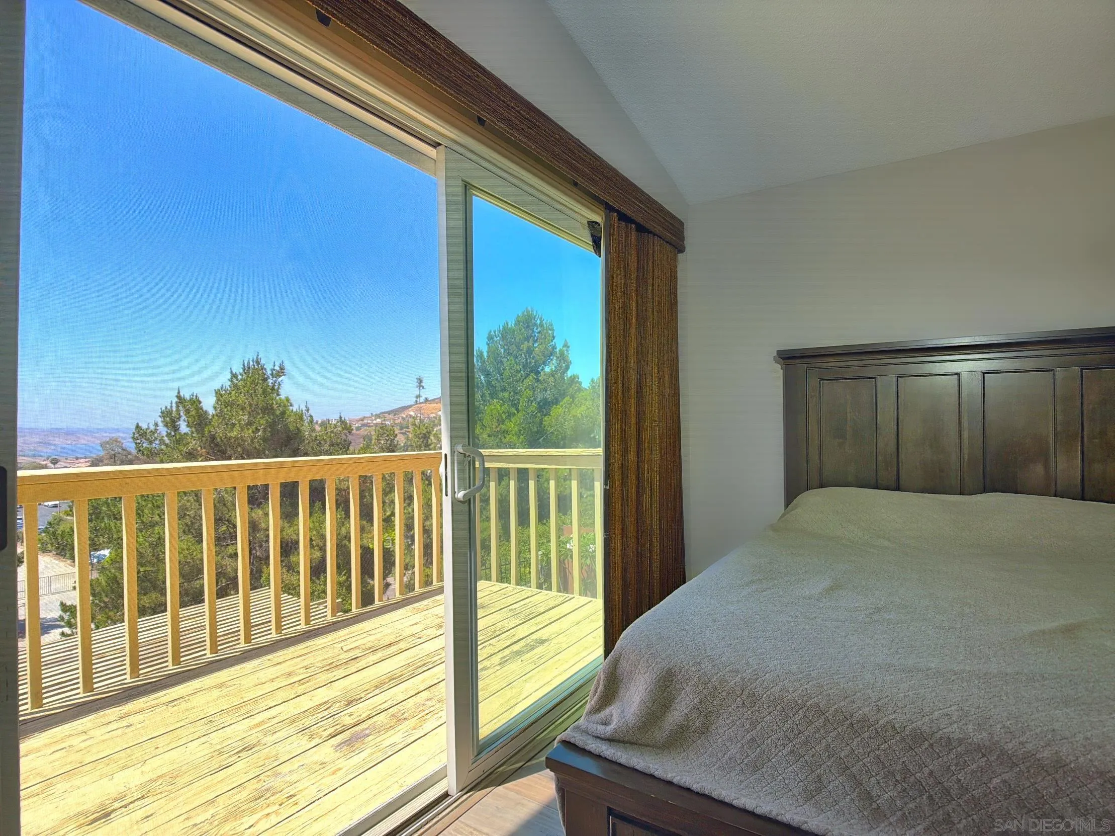 https://cdn.realtyfeed.com/cdn/127/260019028/fb14e6766bf629fd1534cba7b032c754.webp