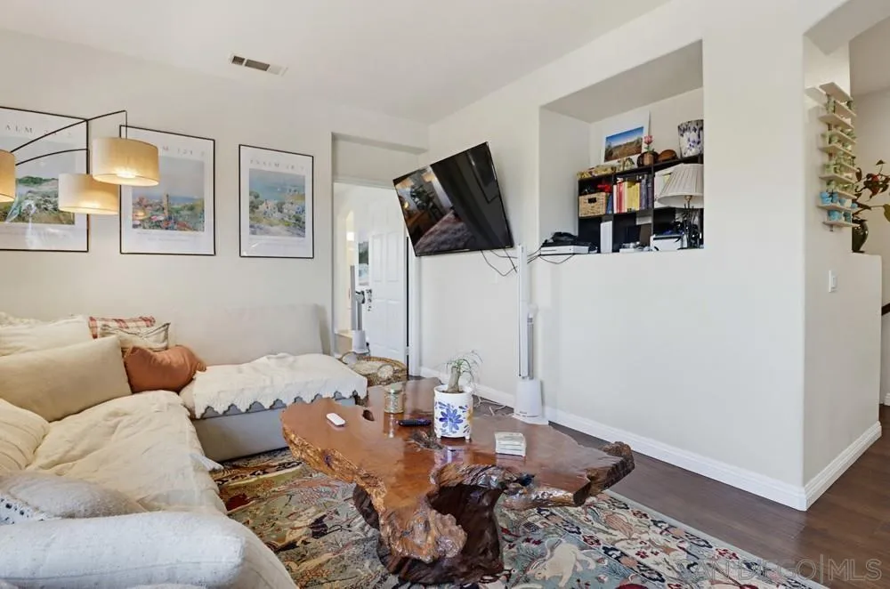 Photo #5: 260019029 Listing: Photo #5