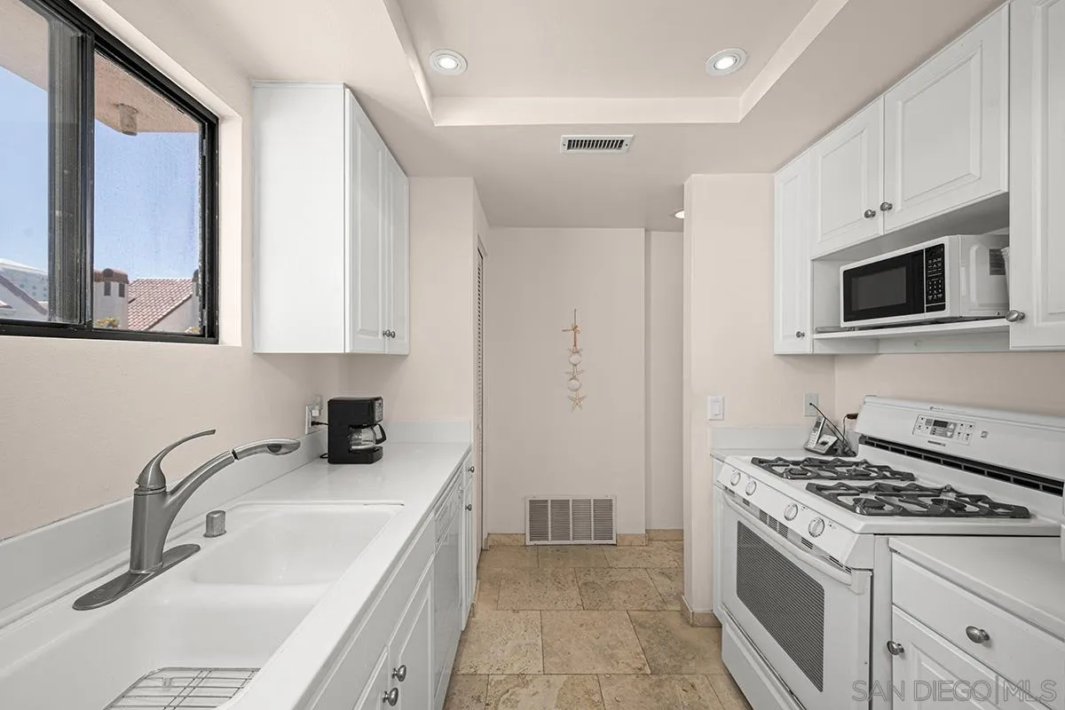 Photo #10: 260019031 Listing: Photo #10