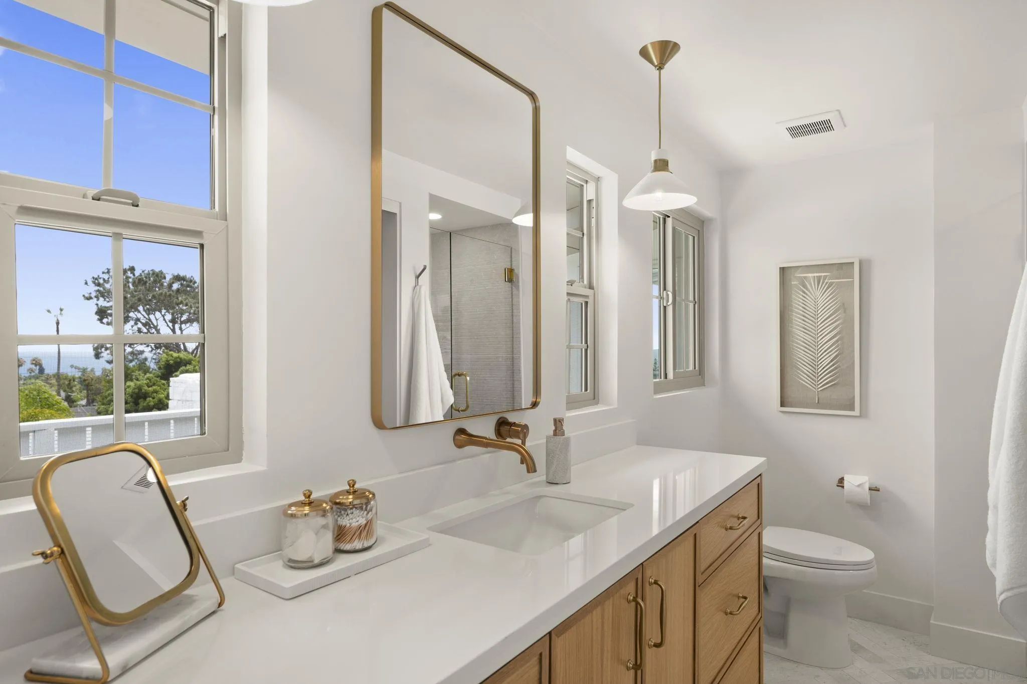 https://cdn.realtyfeed.com/cdn/127/260019032/7887f19f816a25e957b6ea2a11e8ca0e.webp