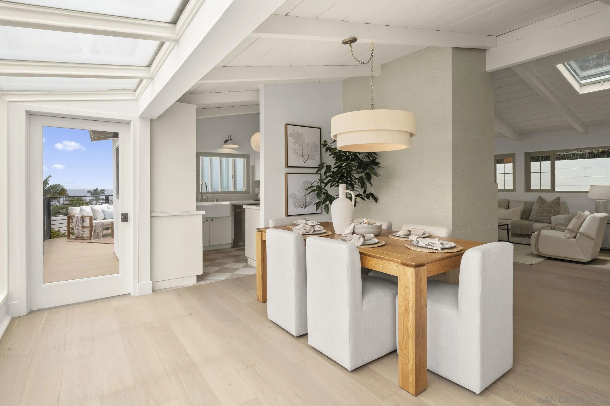 https://cdn.realtyfeed.com/cdn/127/260019032/8e5060f0531ace23af4888edf15d2aeb.webp