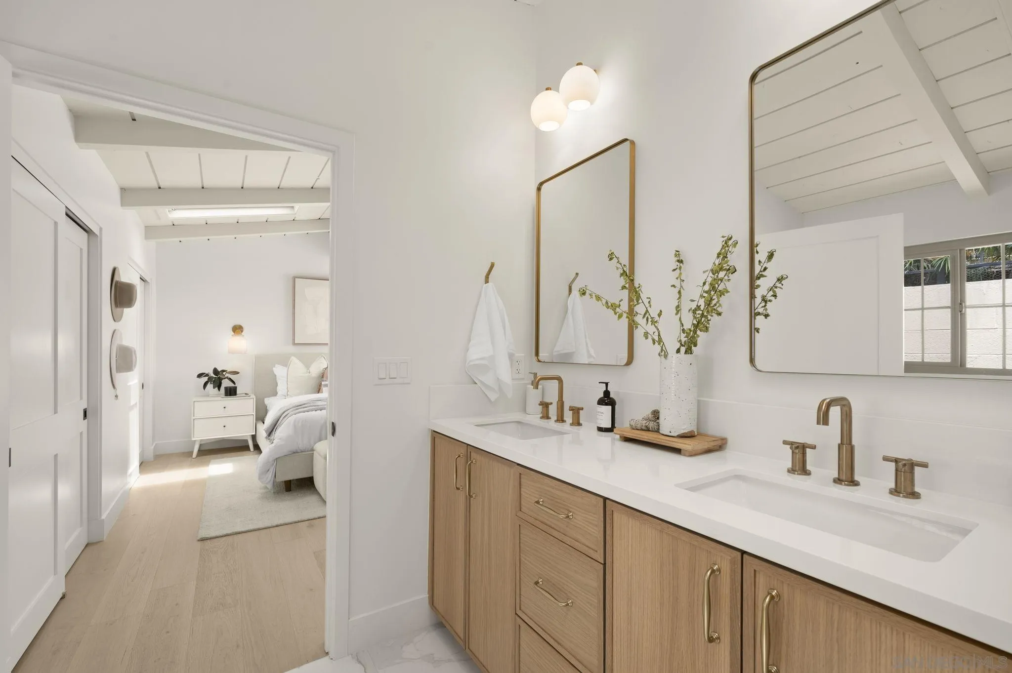 https://cdn.realtyfeed.com/cdn/127/260019032/ae3b821ffeace271c2af3f7086a4c8cf.webp
