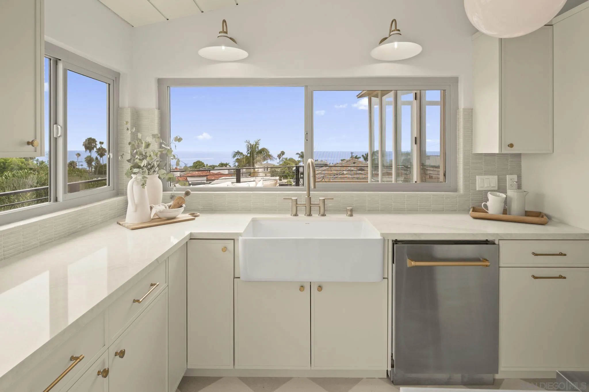 https://cdn.realtyfeed.com/cdn/127/260019032/b23b1928fe936779bc3fe84487144f72.webp